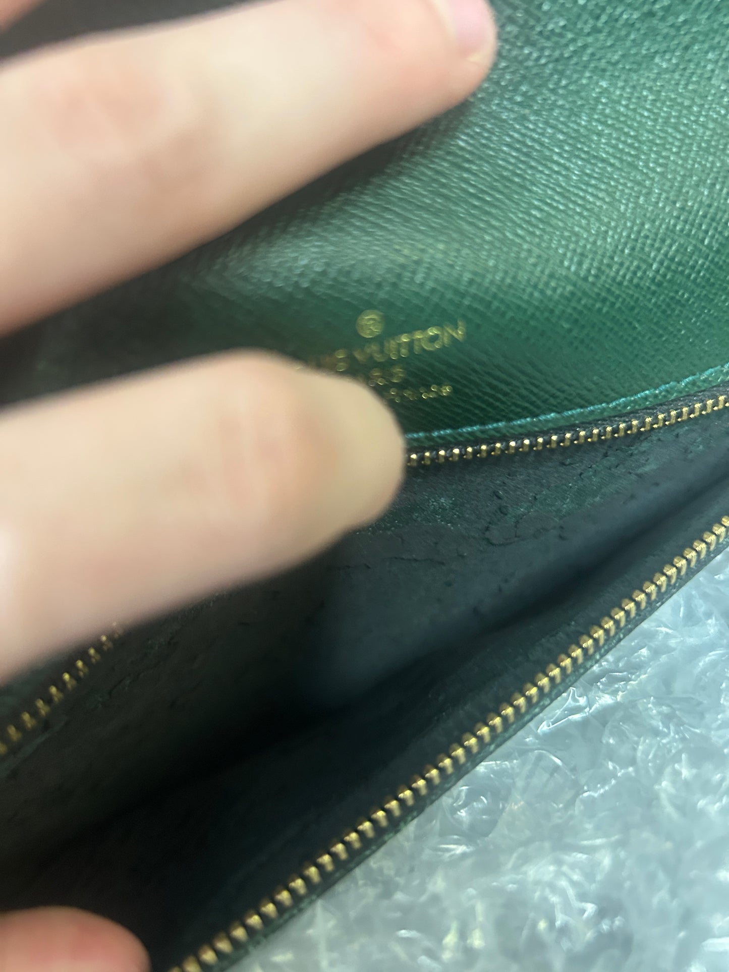 Pochette Louis Vuitton Taiga