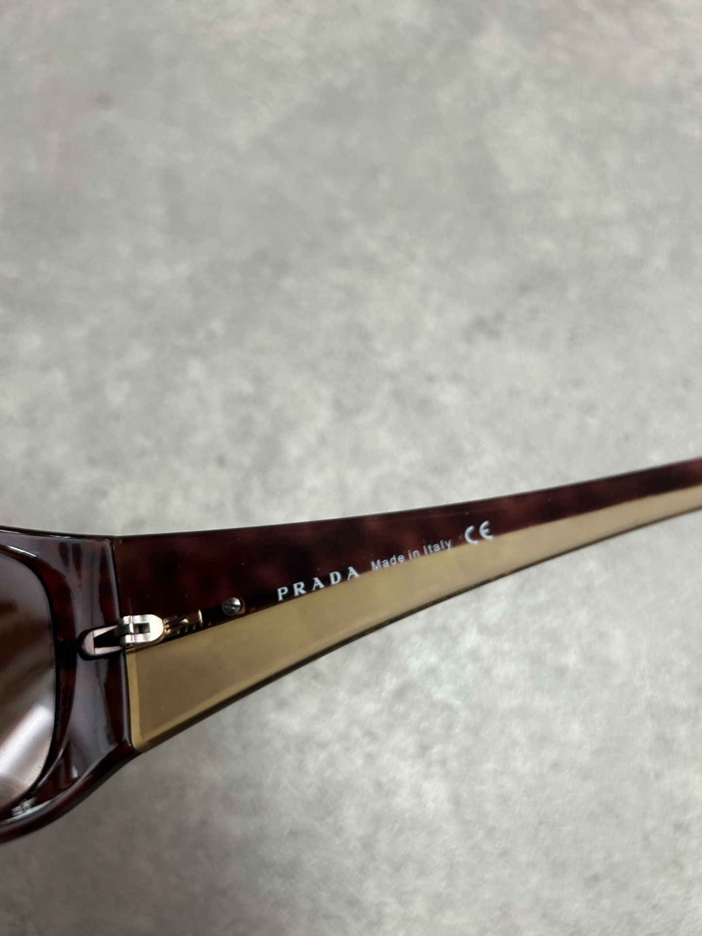 Lunettes de soleil Prada