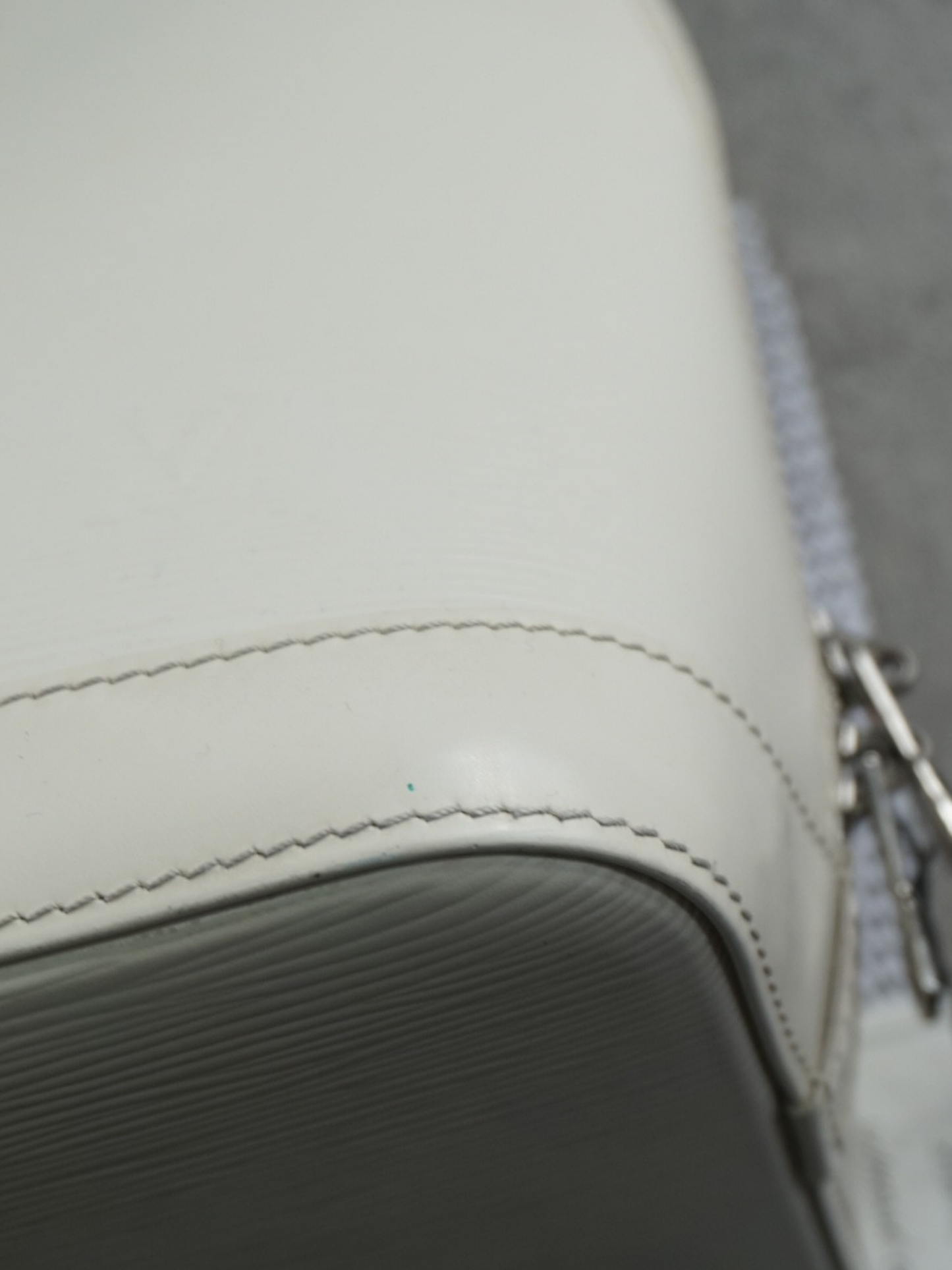 Louis Vuitton Alma PM