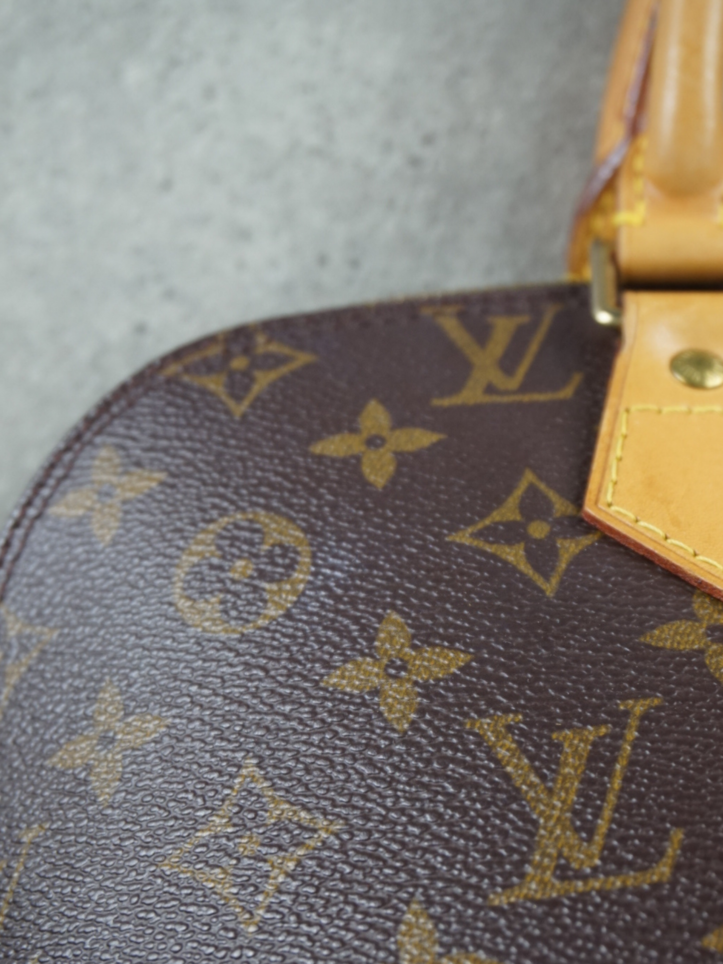 Louis Vuitton Alma PM