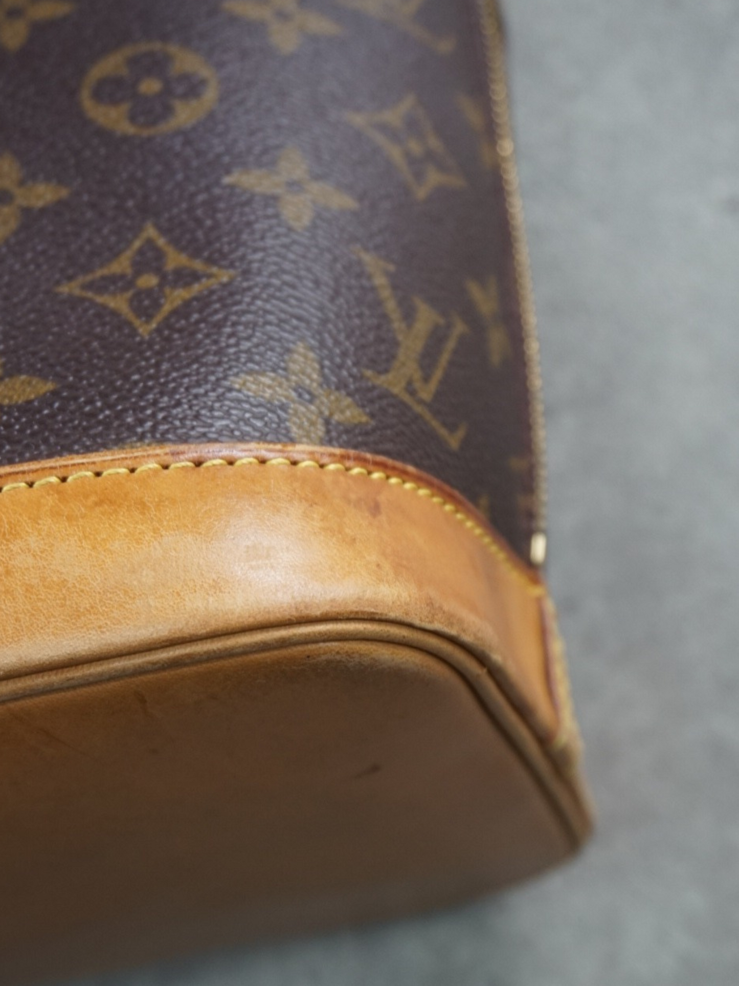 Louis Vuitton Alma PM