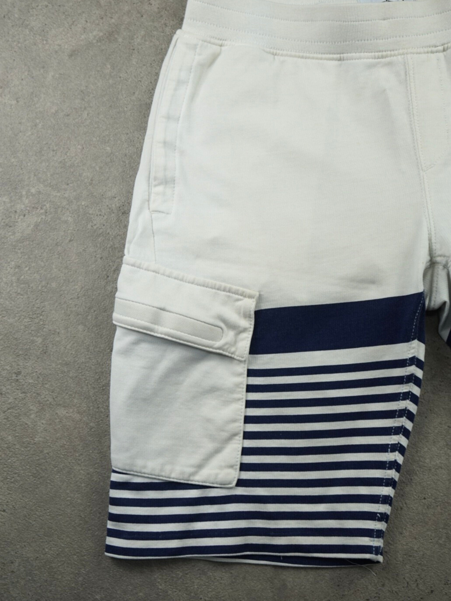 Short Stone Island (XS)