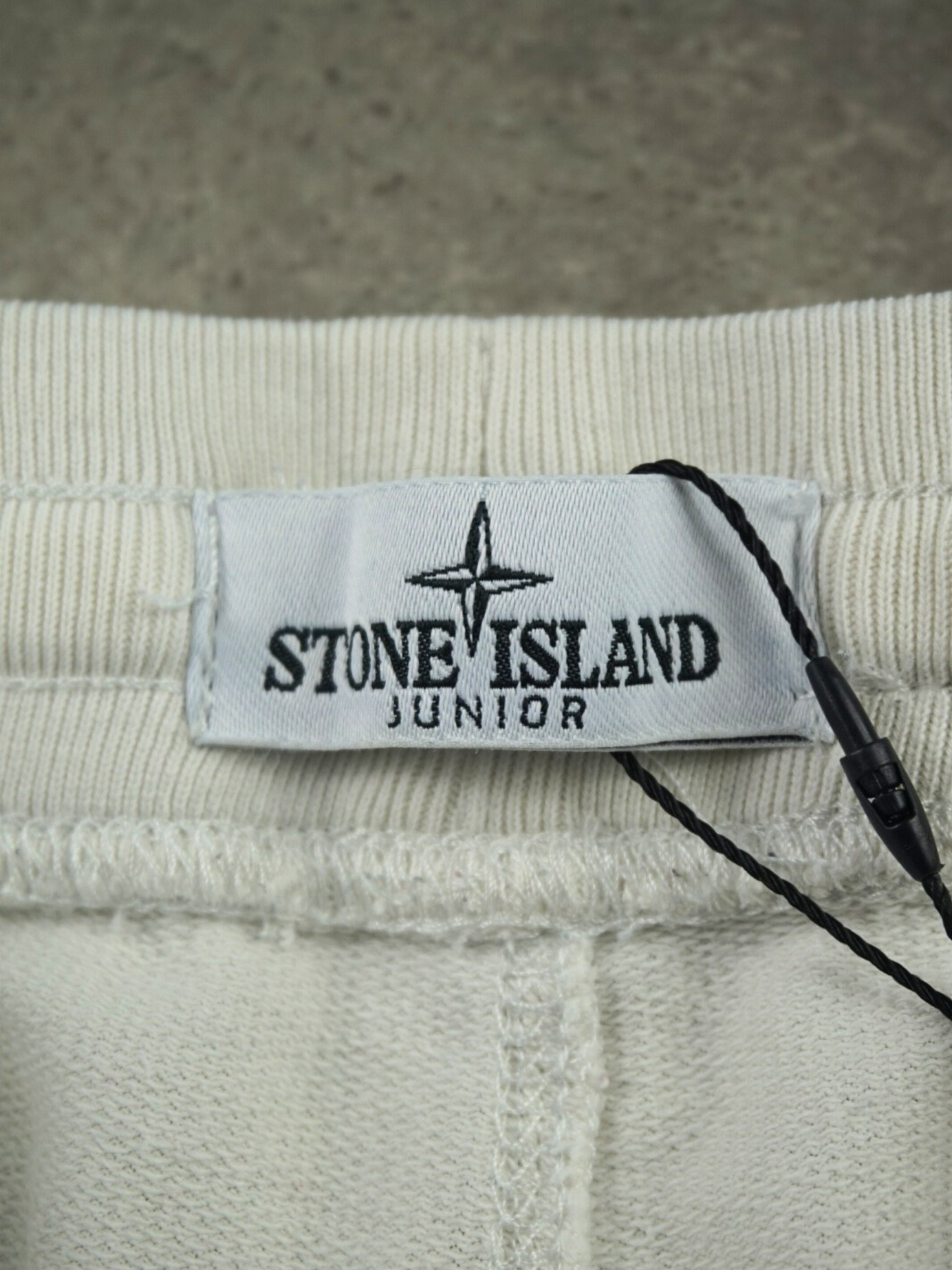 Short Stone Island (XS)