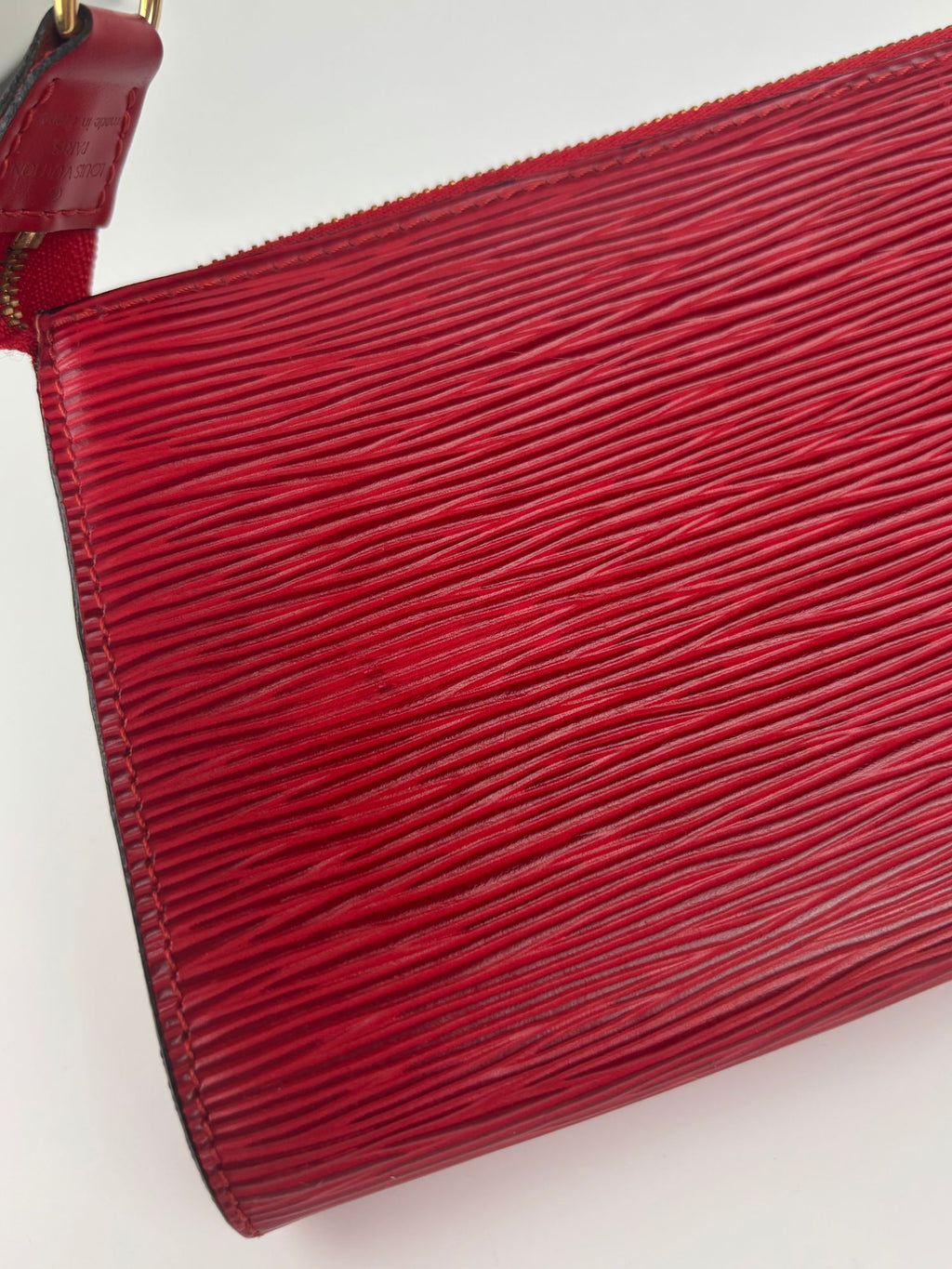 Pochette Louis Vuitton cuir Épi