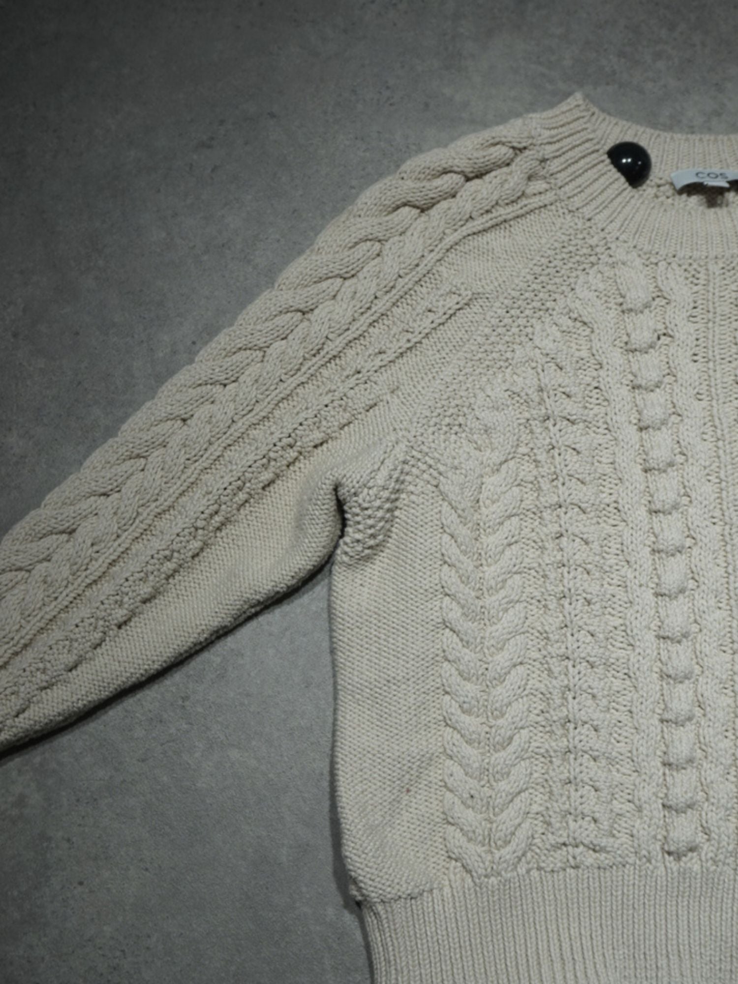 Pull épais torsadé beige COS (L femme)