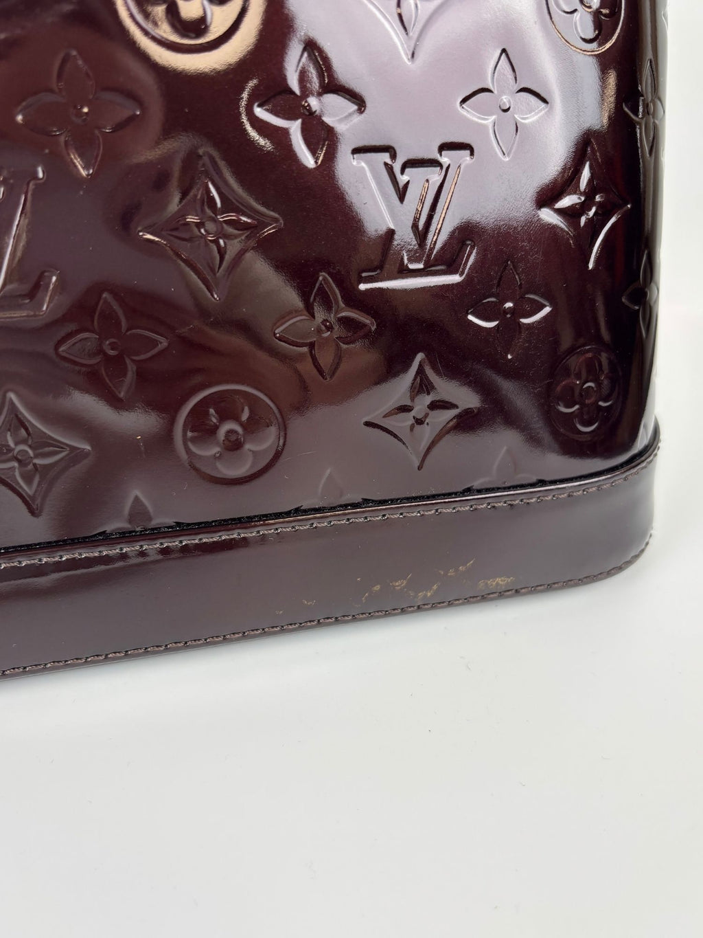 Alma PM cuir vernis Amarante Louis Vuitton