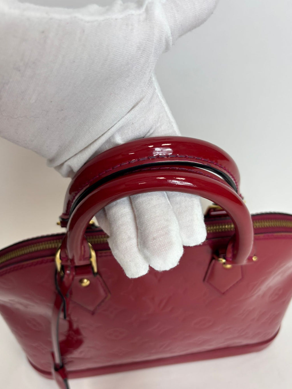 Sac Alma PM Louis Vuitton cuir vernis