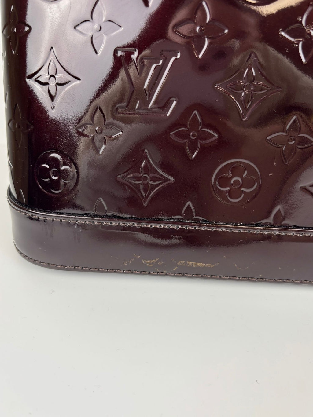 Alma PM cuir vernis Amarante Louis Vuitton
