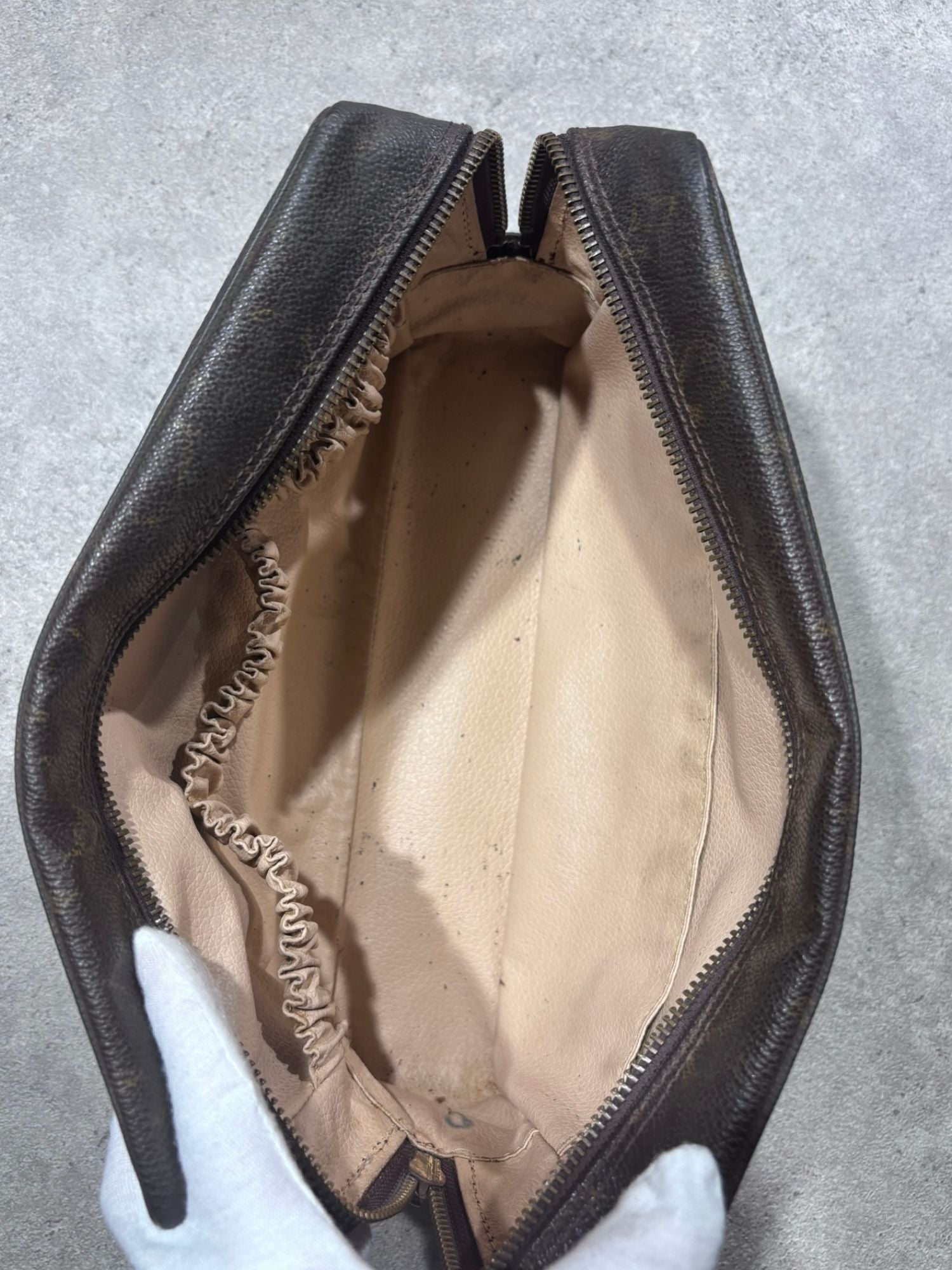 Trousse de toilette Louis Vuitton