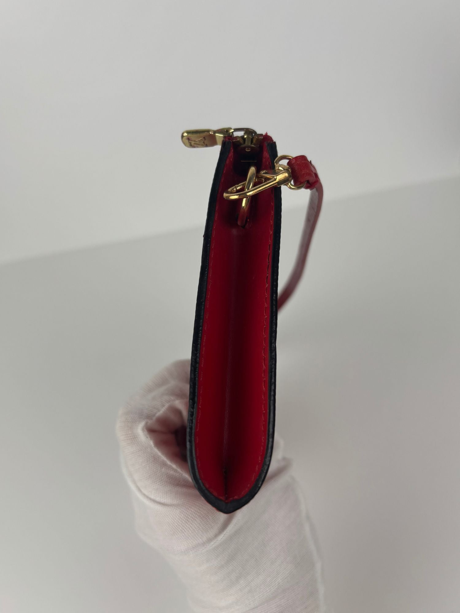 Pochette Louis Vuitton cuir Épi