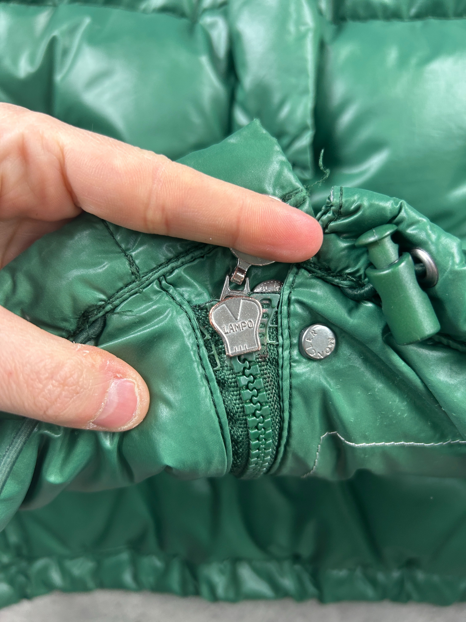 Doudoune Moncler verte (M femme)