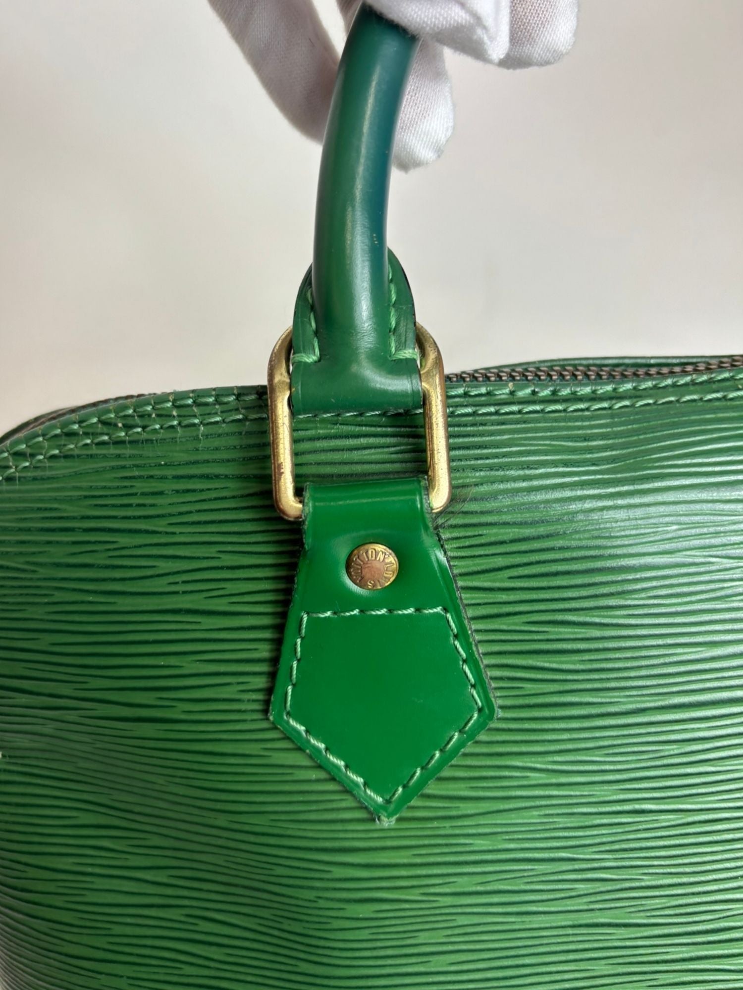 Sac Alma PM cuir Épi Louis Vuitton