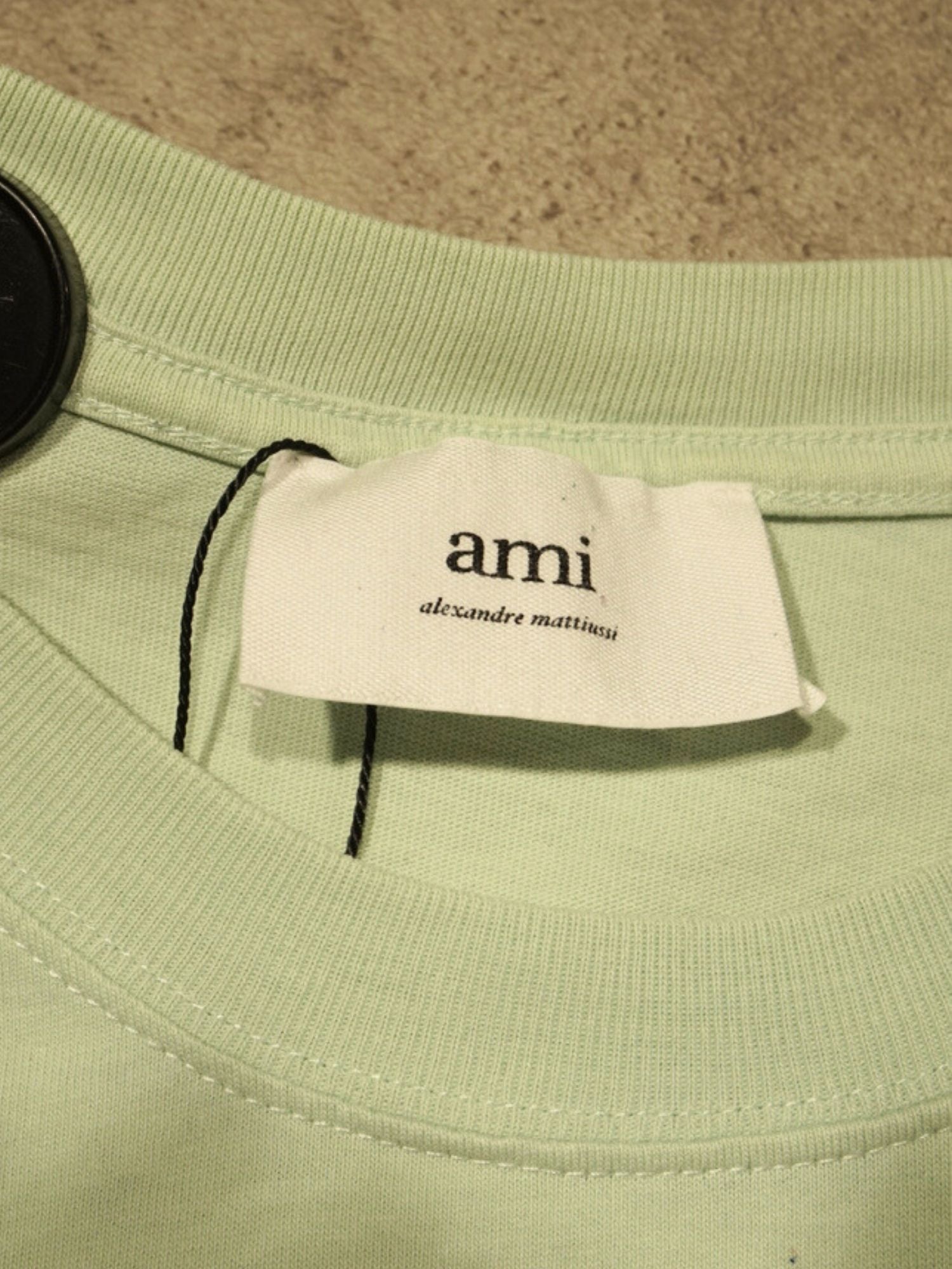 T-shirt vert d’eau ton sur ton AMI Paris (L)