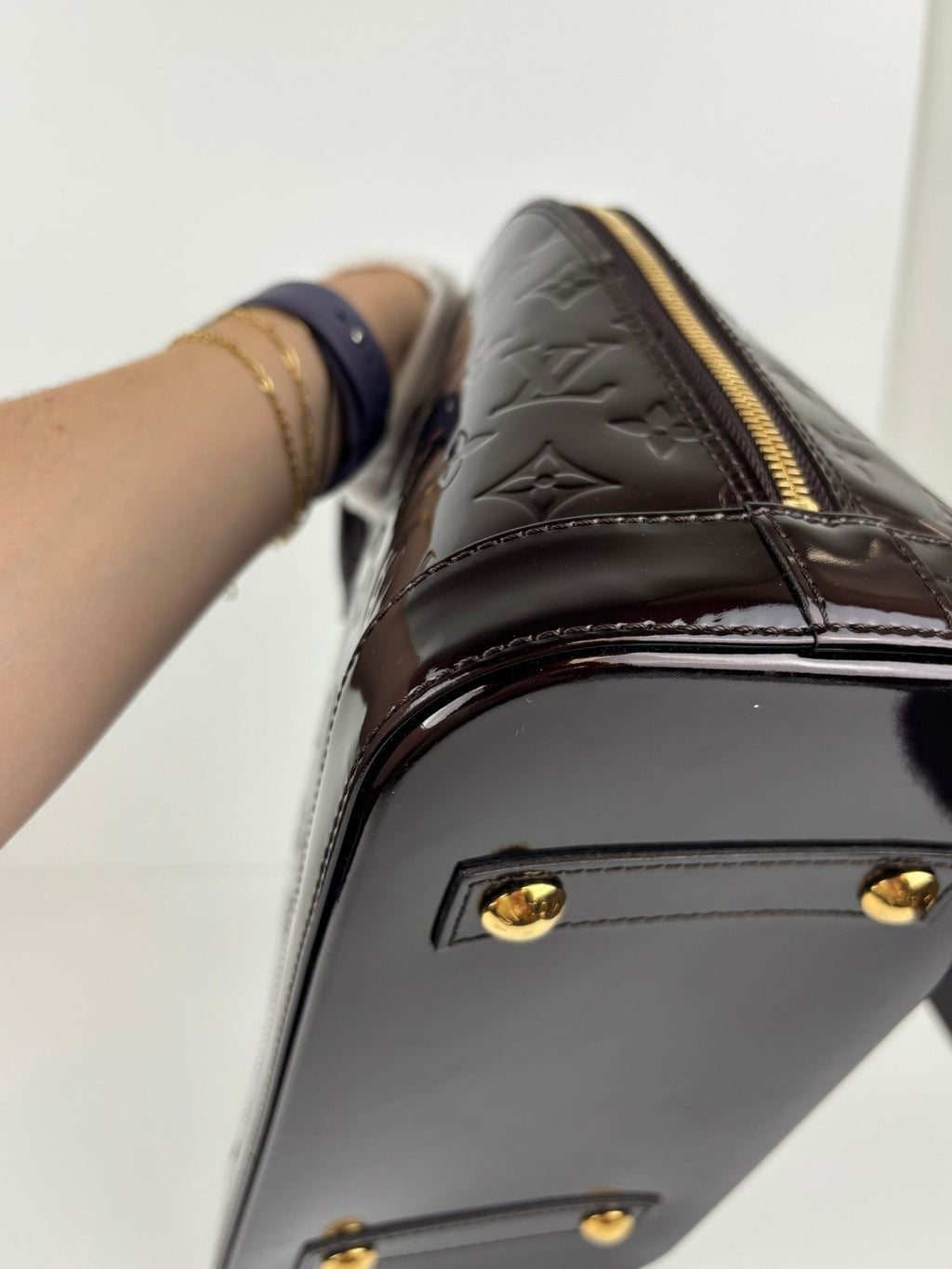 Alma PM cuir vernis Amarante Louis Vuitton