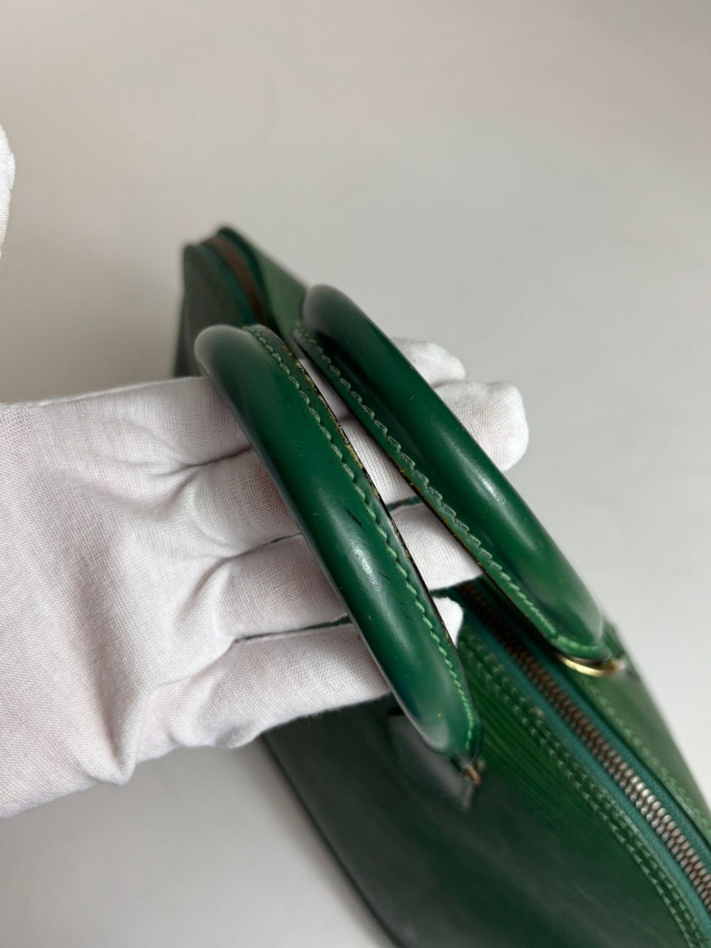 Sac Alma PM cuir Épi Louis Vuitton
