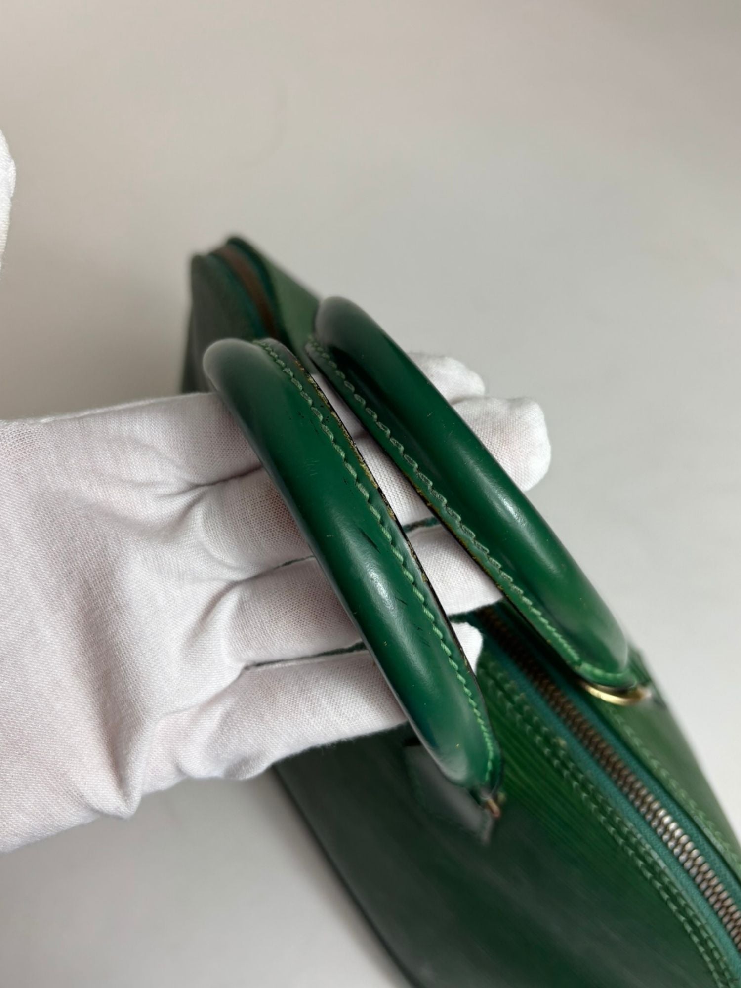 Sac Alma PM cuir Épi Louis Vuitton