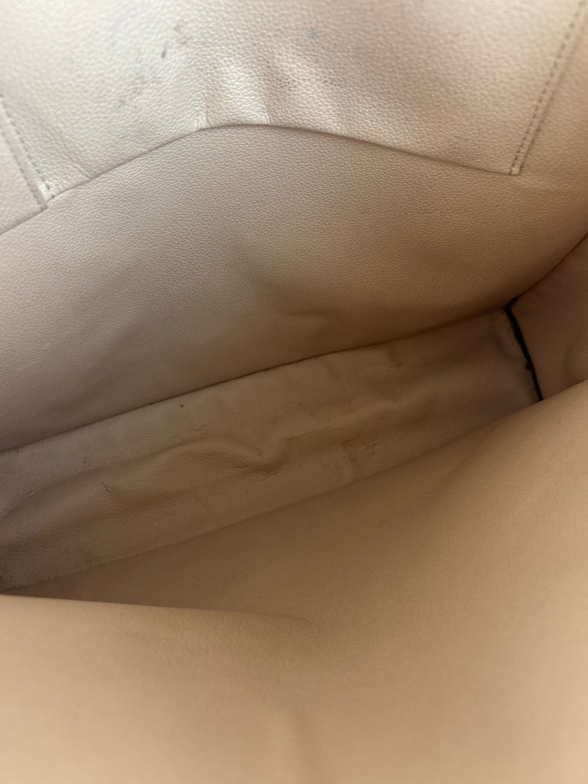 Louis Vuitton Sac plat