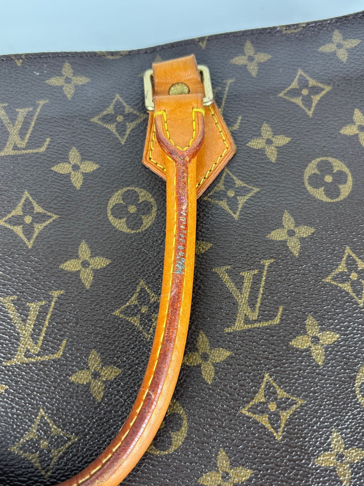 Louis Vuitton Sac plat
