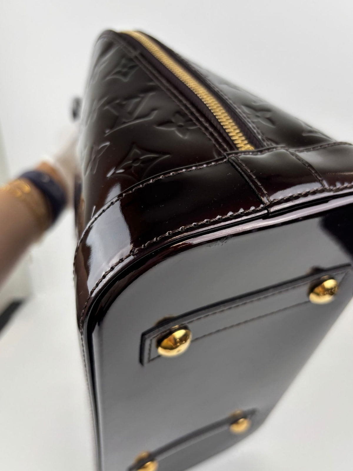 Alma PM cuir vernis Amarante Louis Vuitton