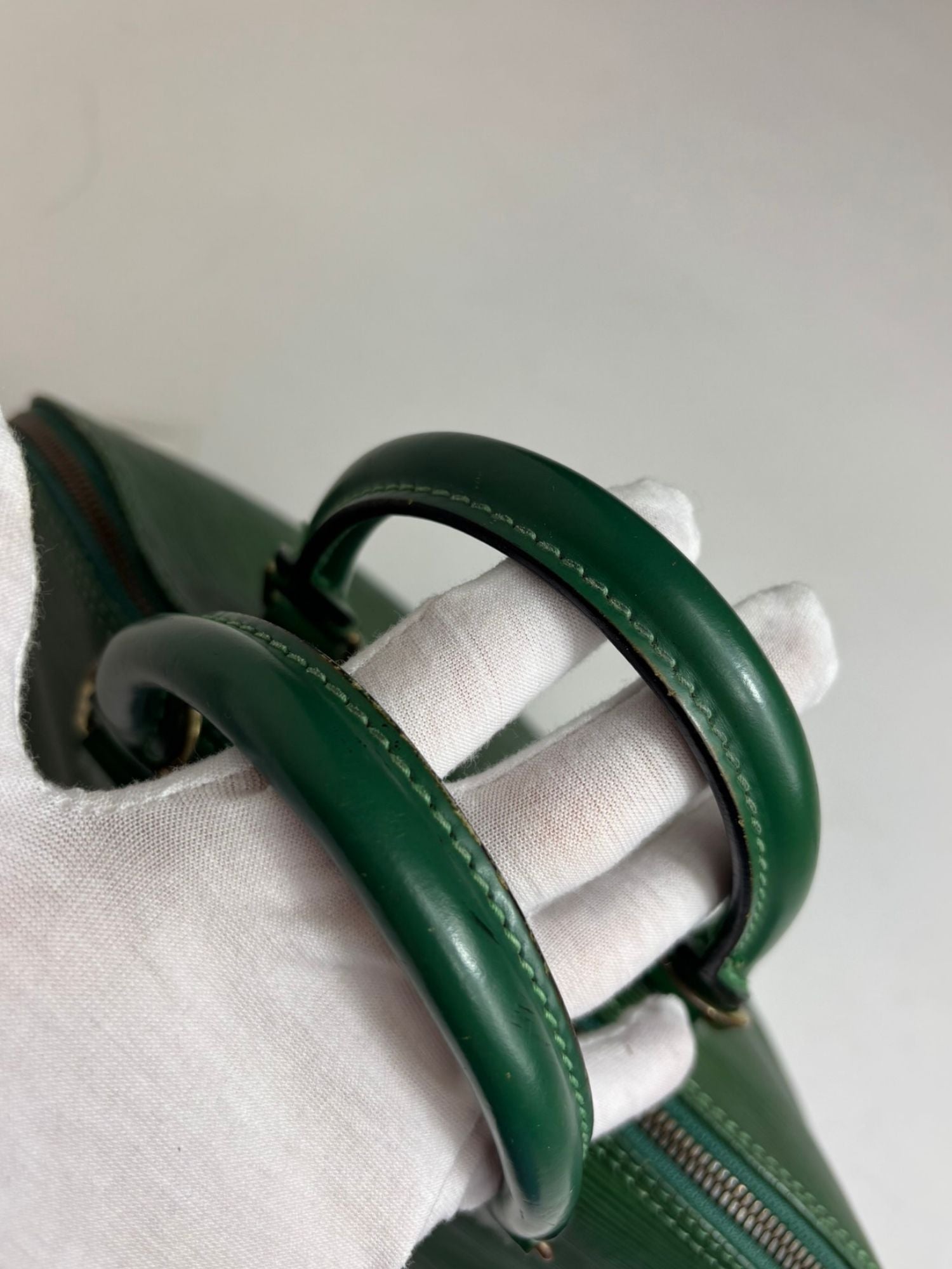 Sac Alma PM cuir Épi Louis Vuitton