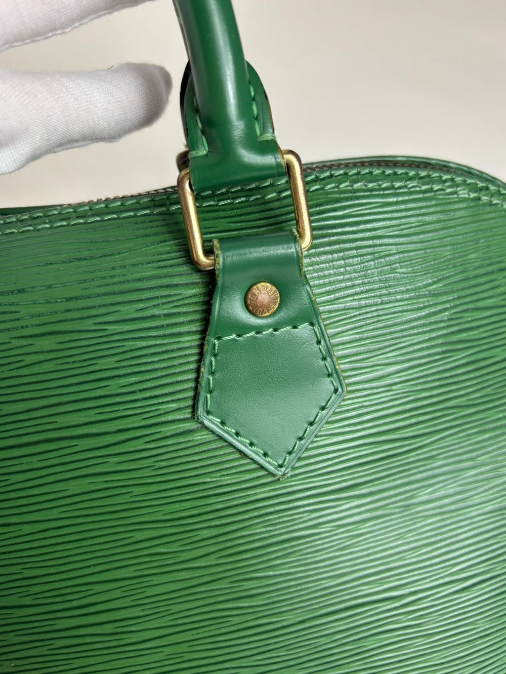 Sac Alma PM cuir Épi Louis Vuitton