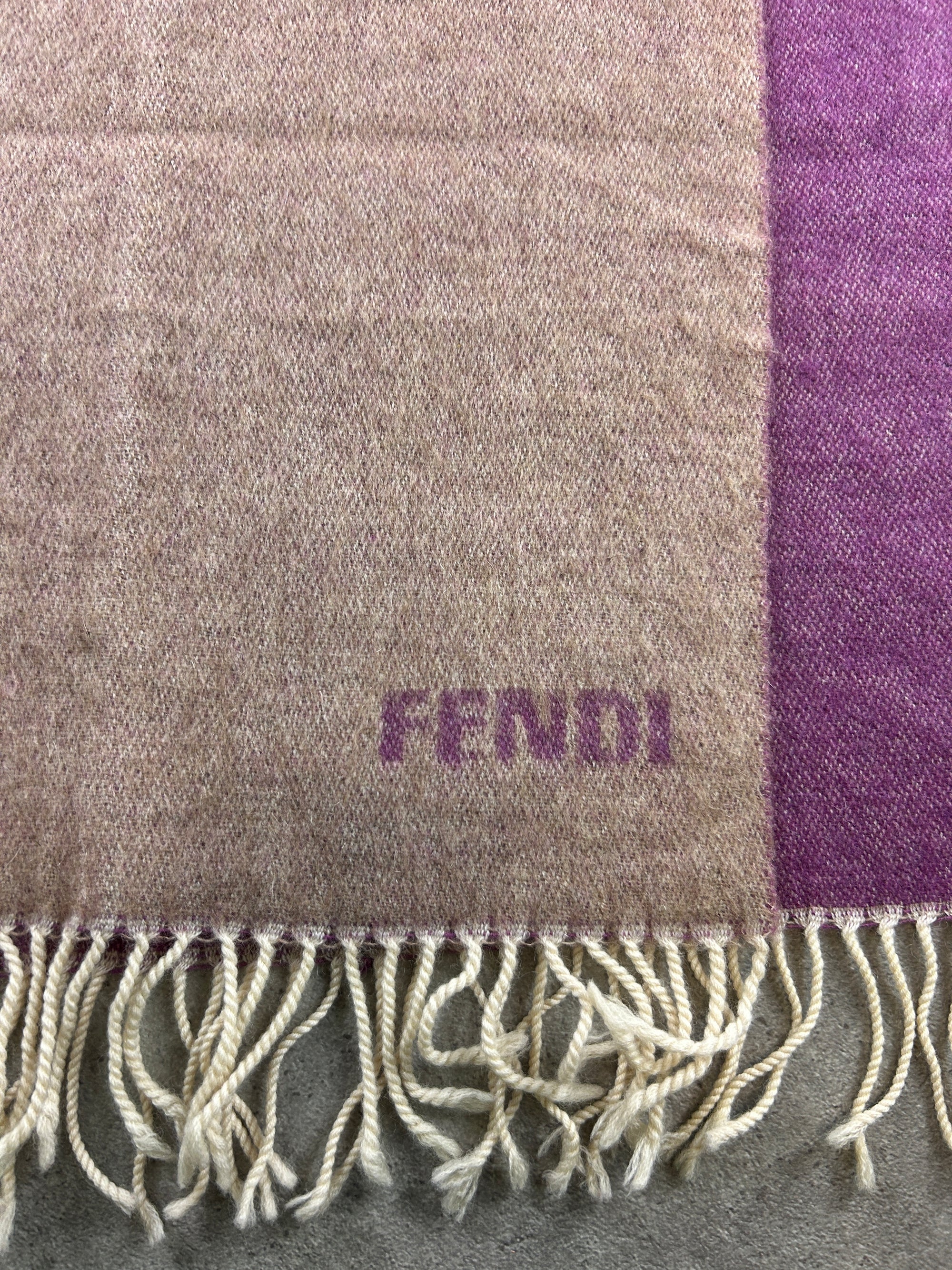 Écharpe Fendi réversible