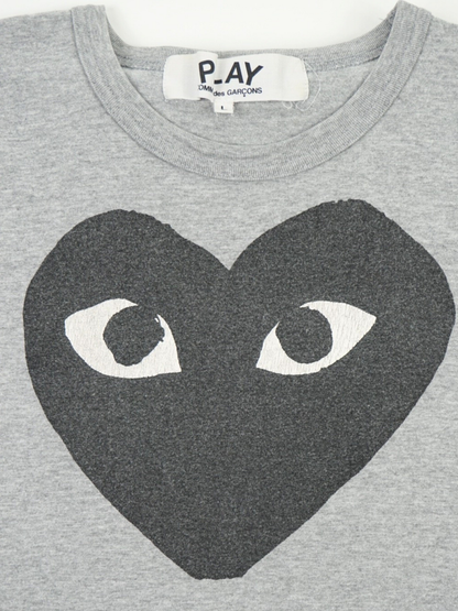 T-shirt gris à motif coeur - Comme des Garçons