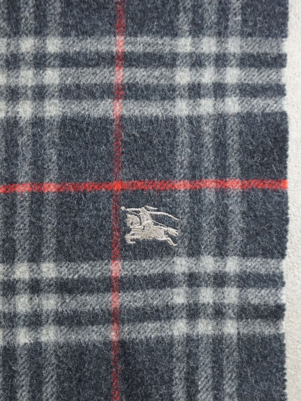 Écharpe Burberry motif Check grise