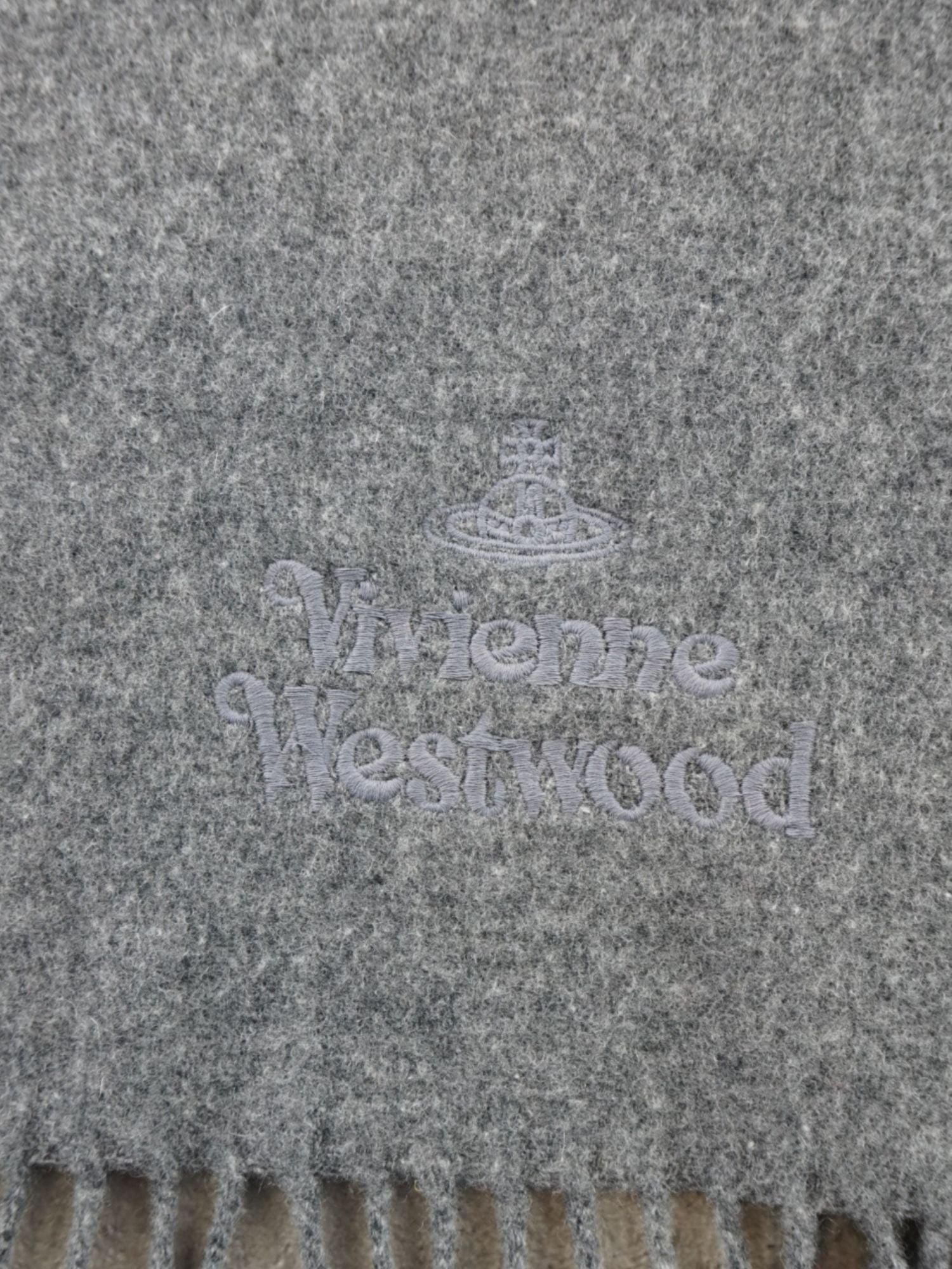Écharpe grise Vivienne Westwood