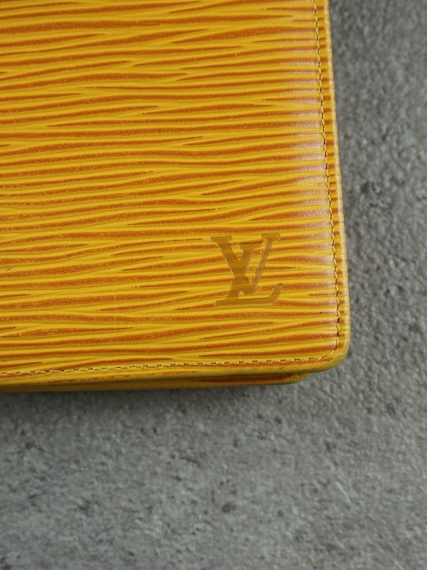 Portefeuille Louis Vuitton cuir Épi