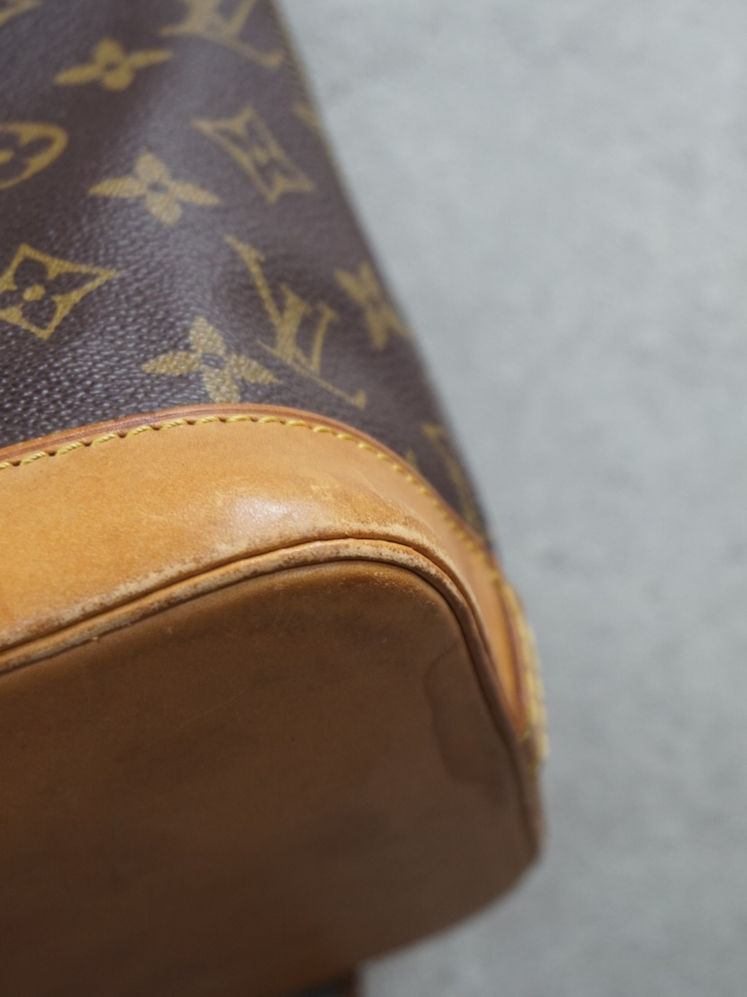 Louis Vuitton Alma monogramme
