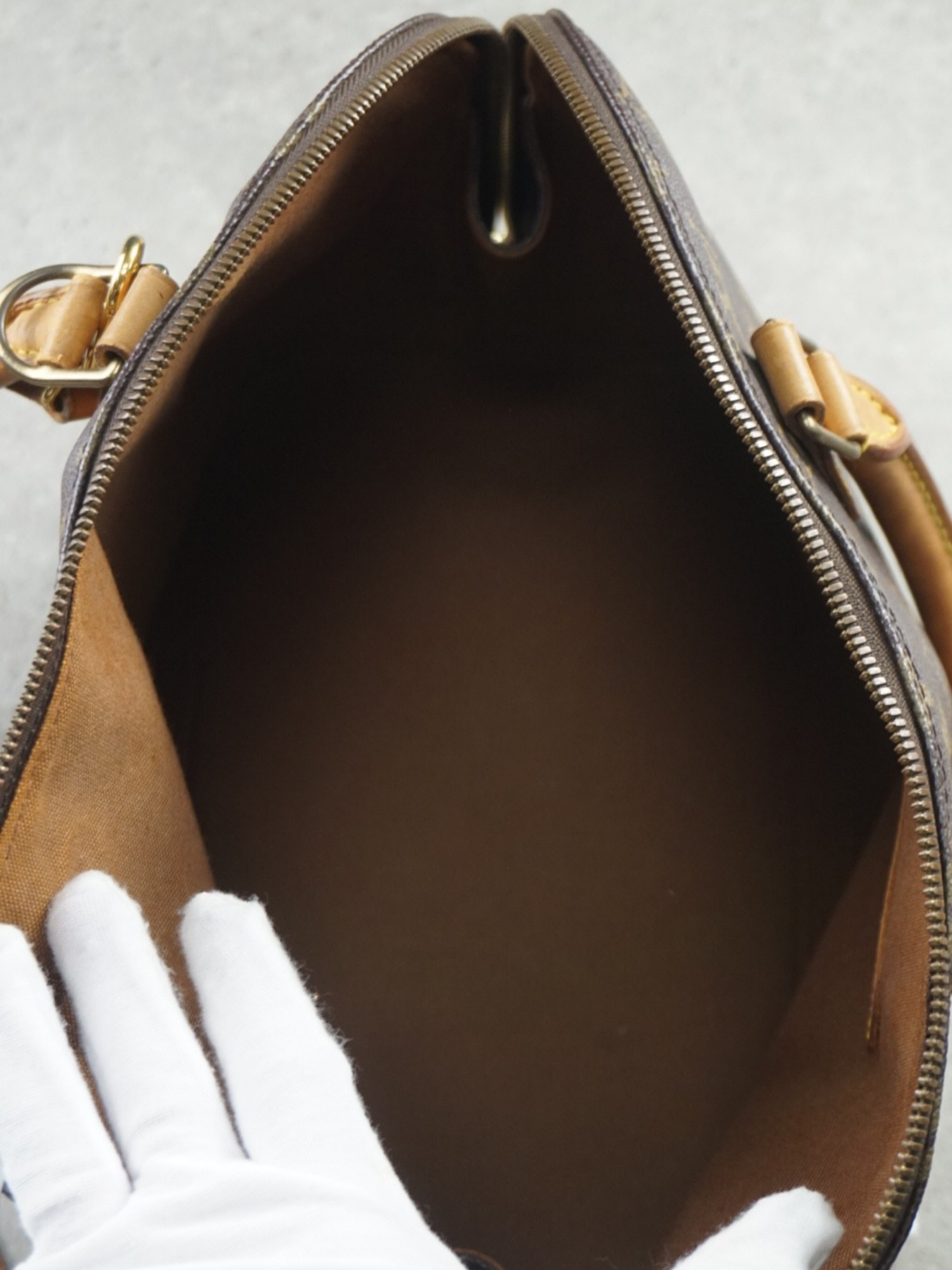 Louis Vuitton Alma monogramme