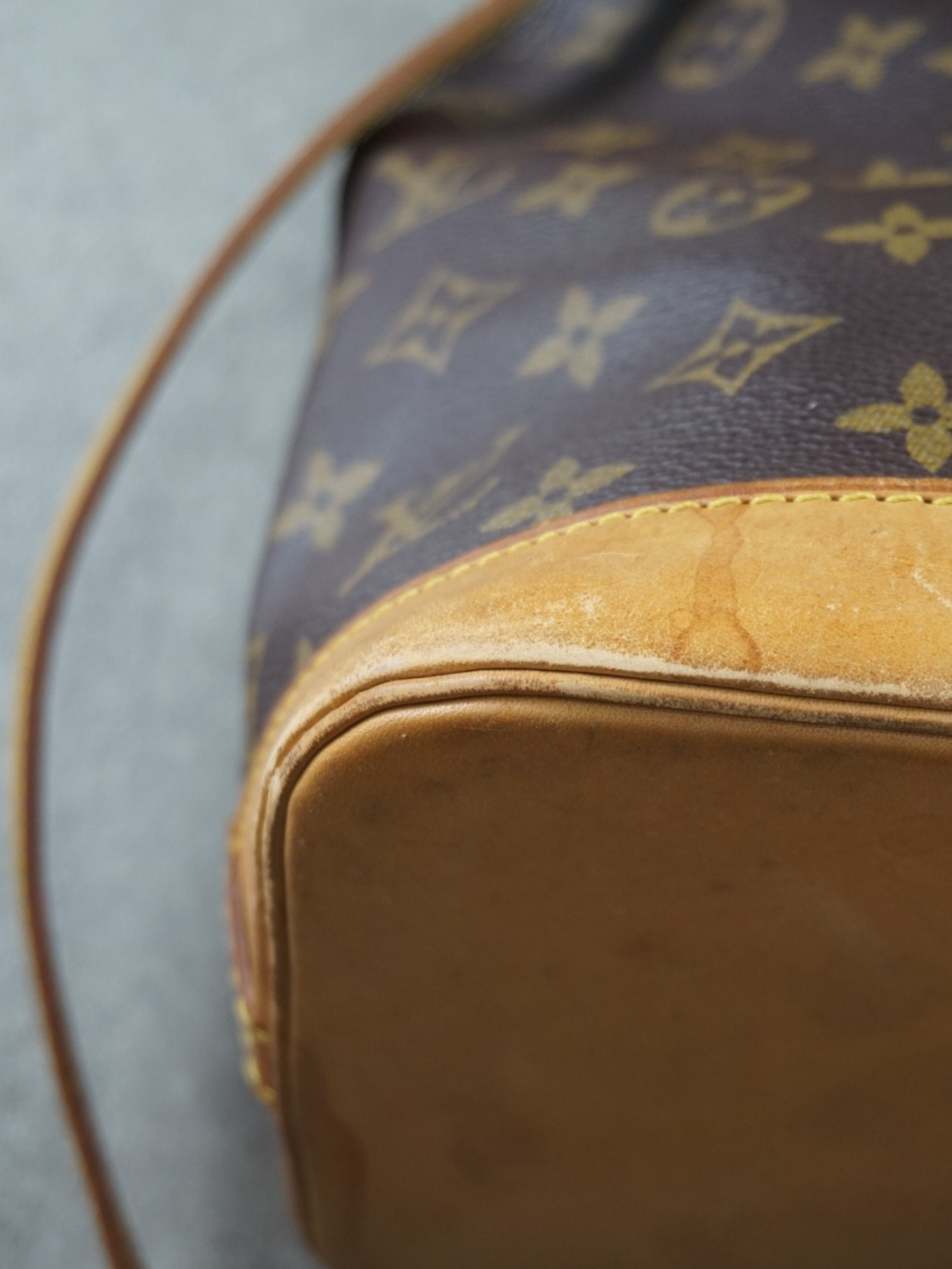Louis Vuitton Alma monogramme