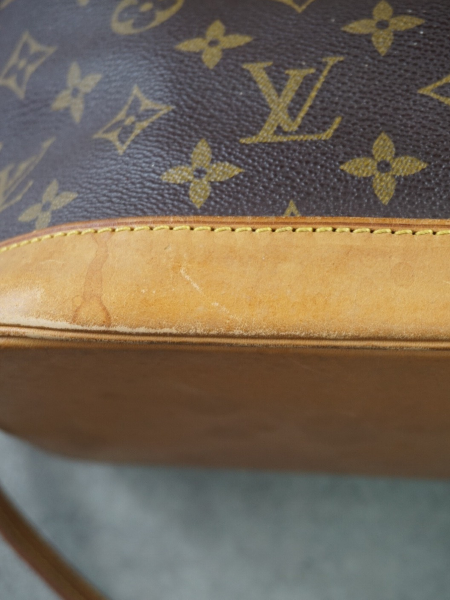 Louis Vuitton Alma monogramme
