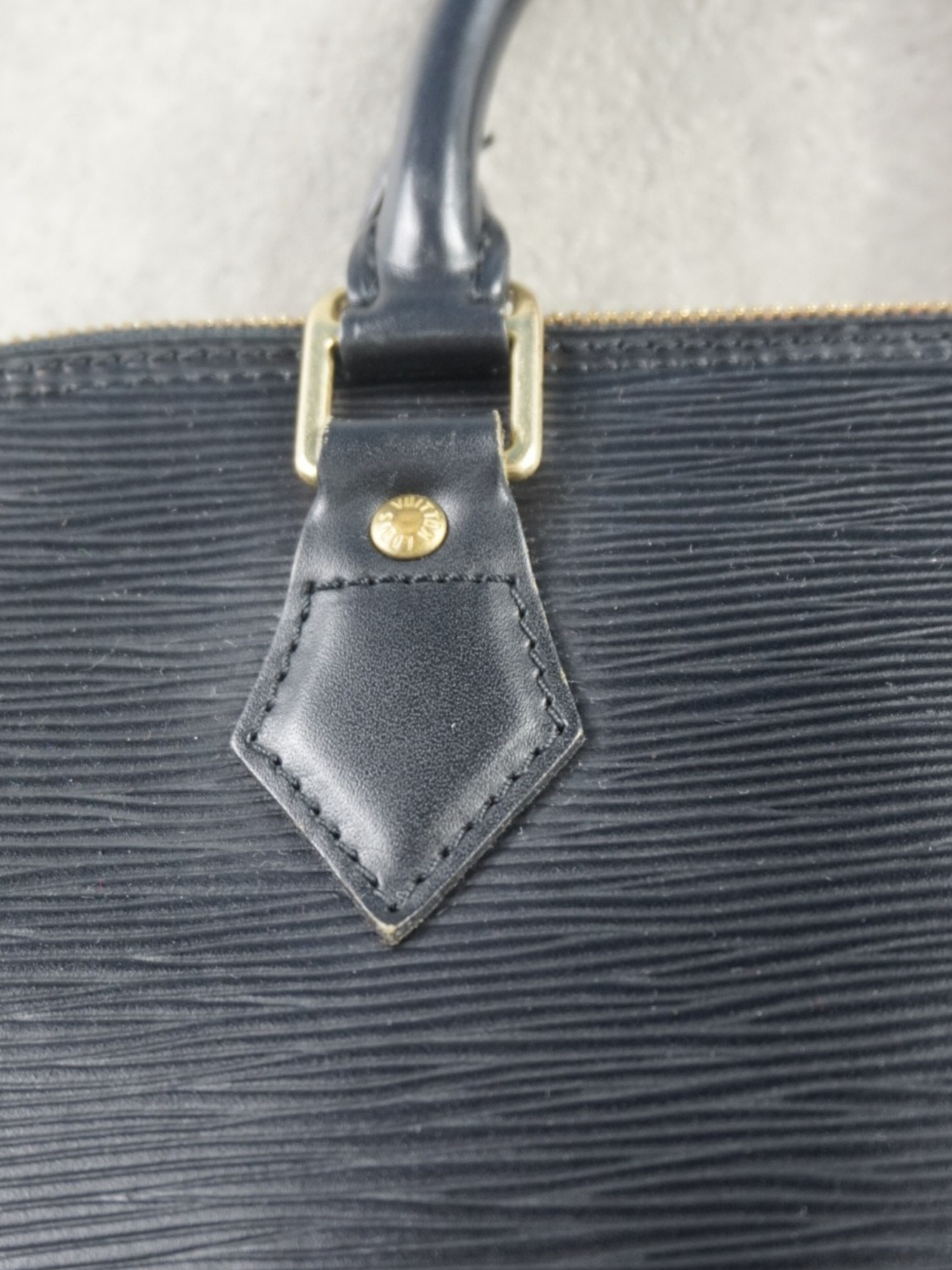 Louis Vuitton Alma Épi PM