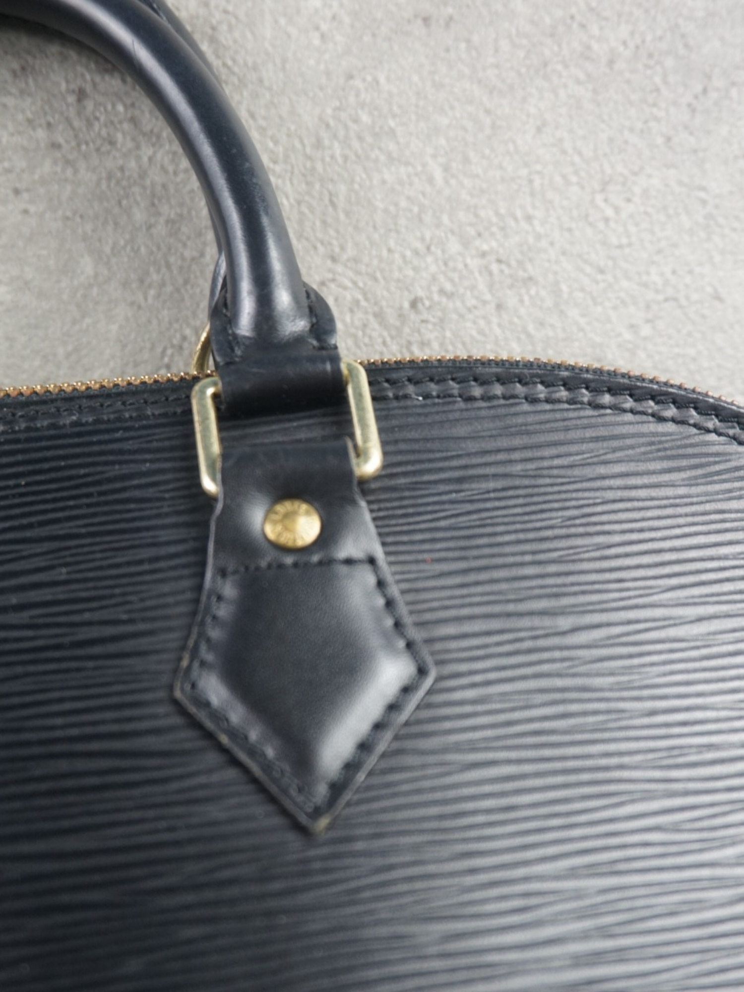 Louis Vuitton Alma Épi PM