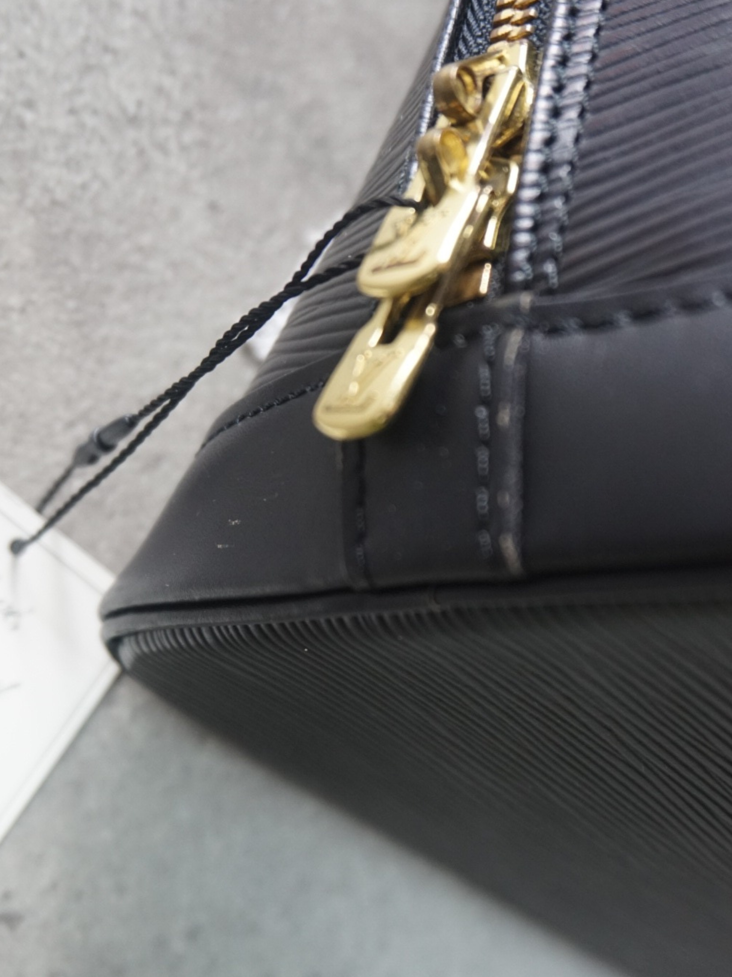Louis Vuitton Alma Épi PM