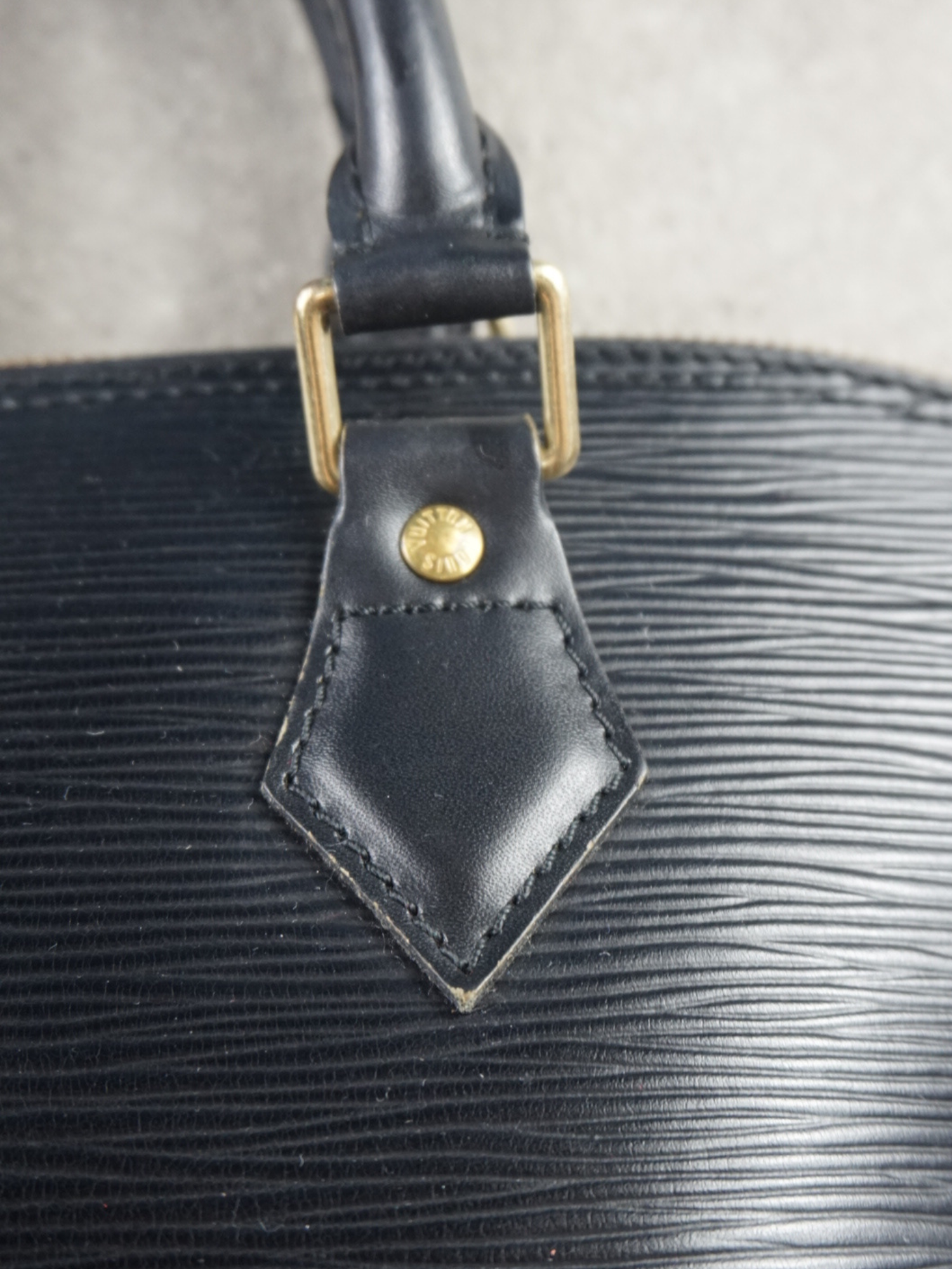 Louis Vuitton Alma Épi PM