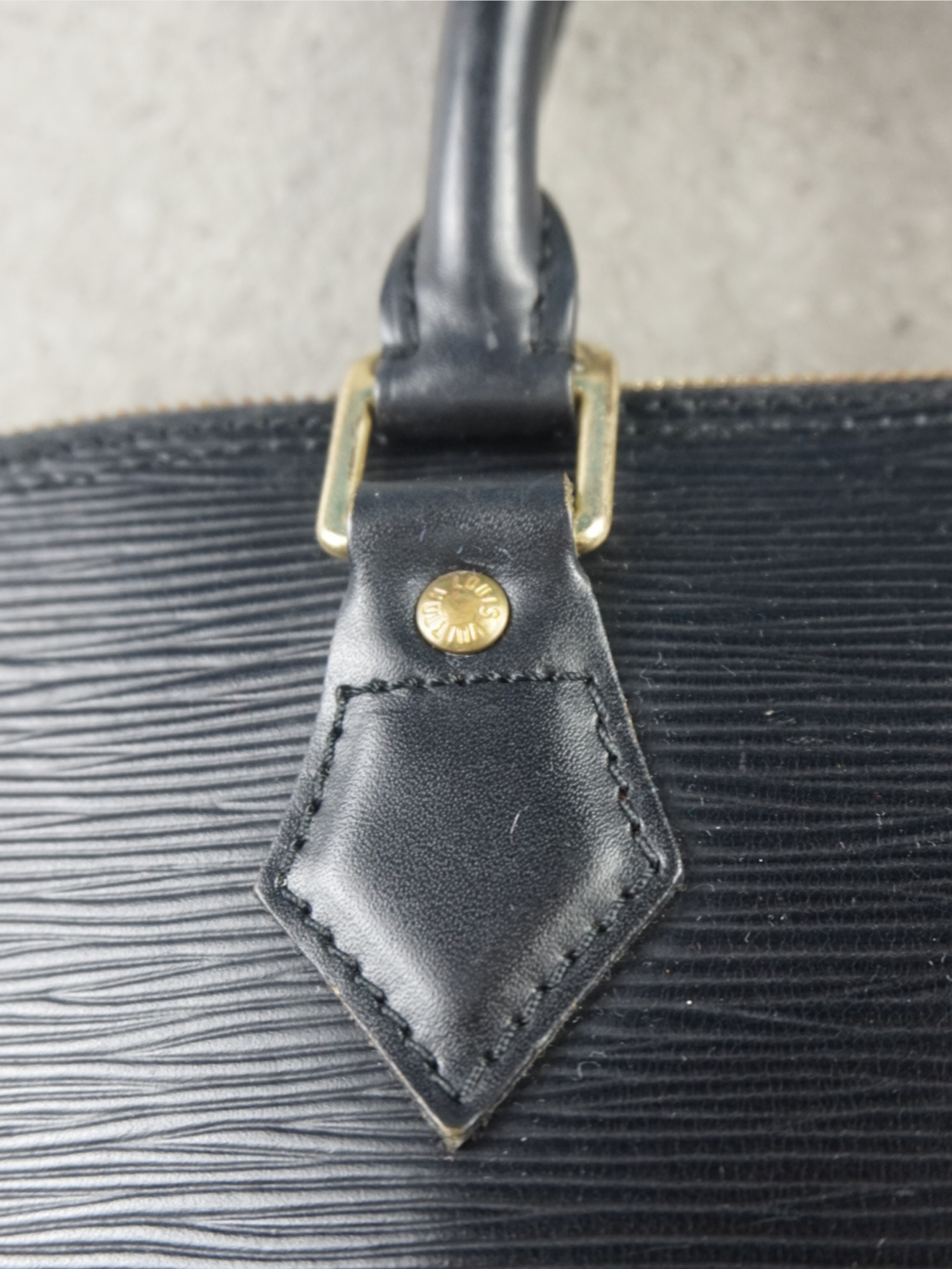 Louis Vuitton Alma Épi PM