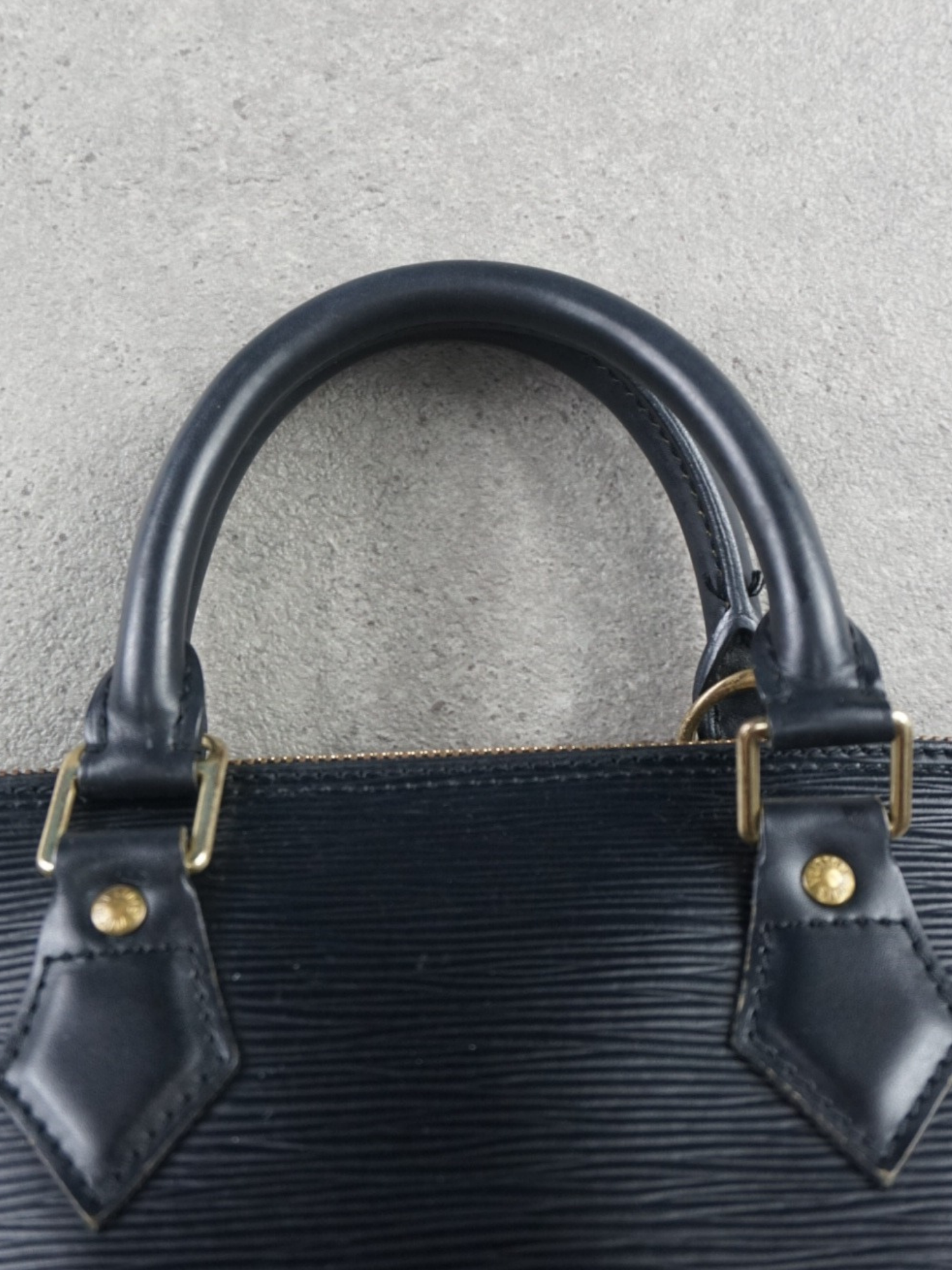 Louis Vuitton Alma Épi PM