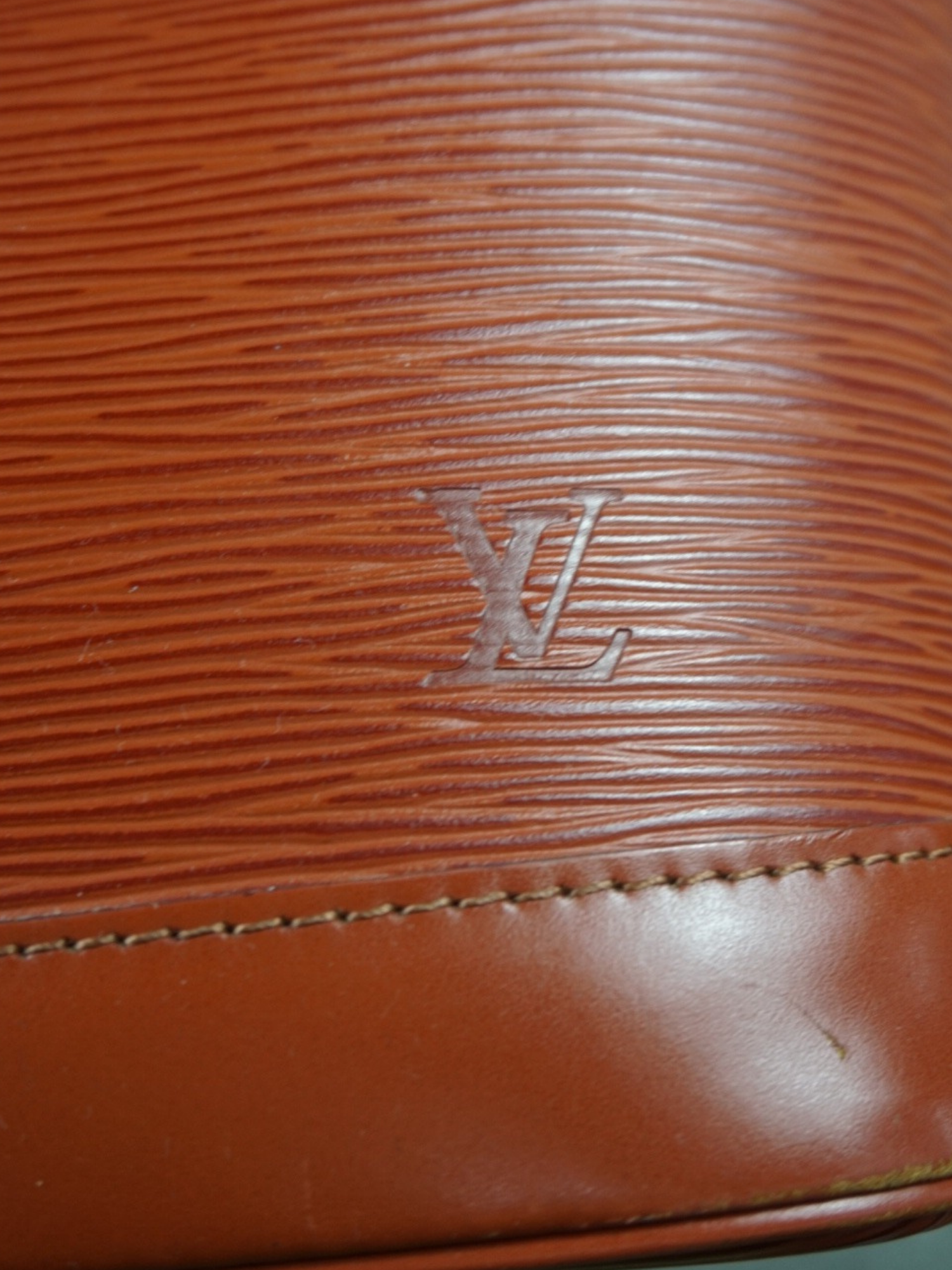 Louis Vuitton Alma PM