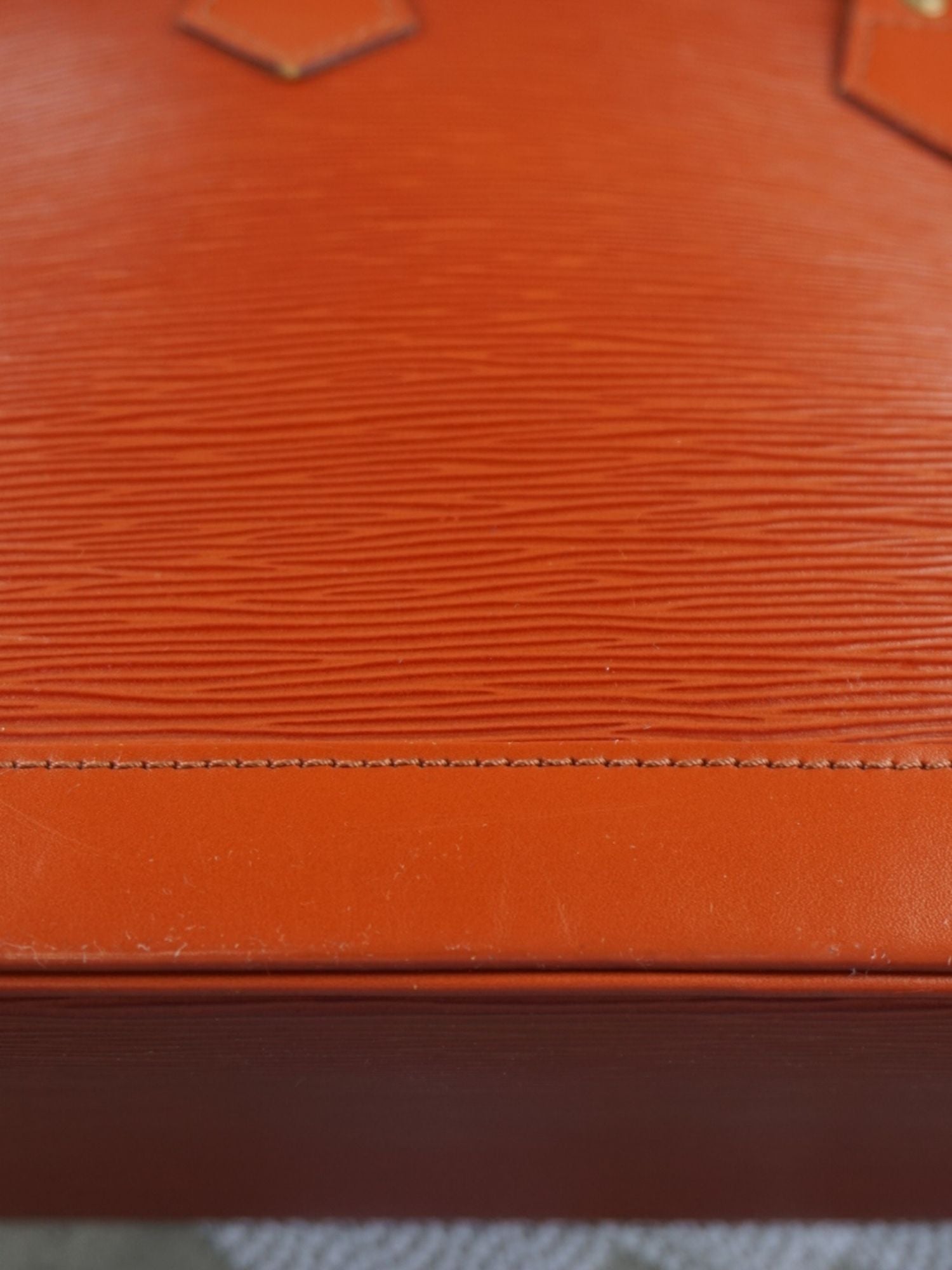 Louis Vuitton Alma Épi PM
