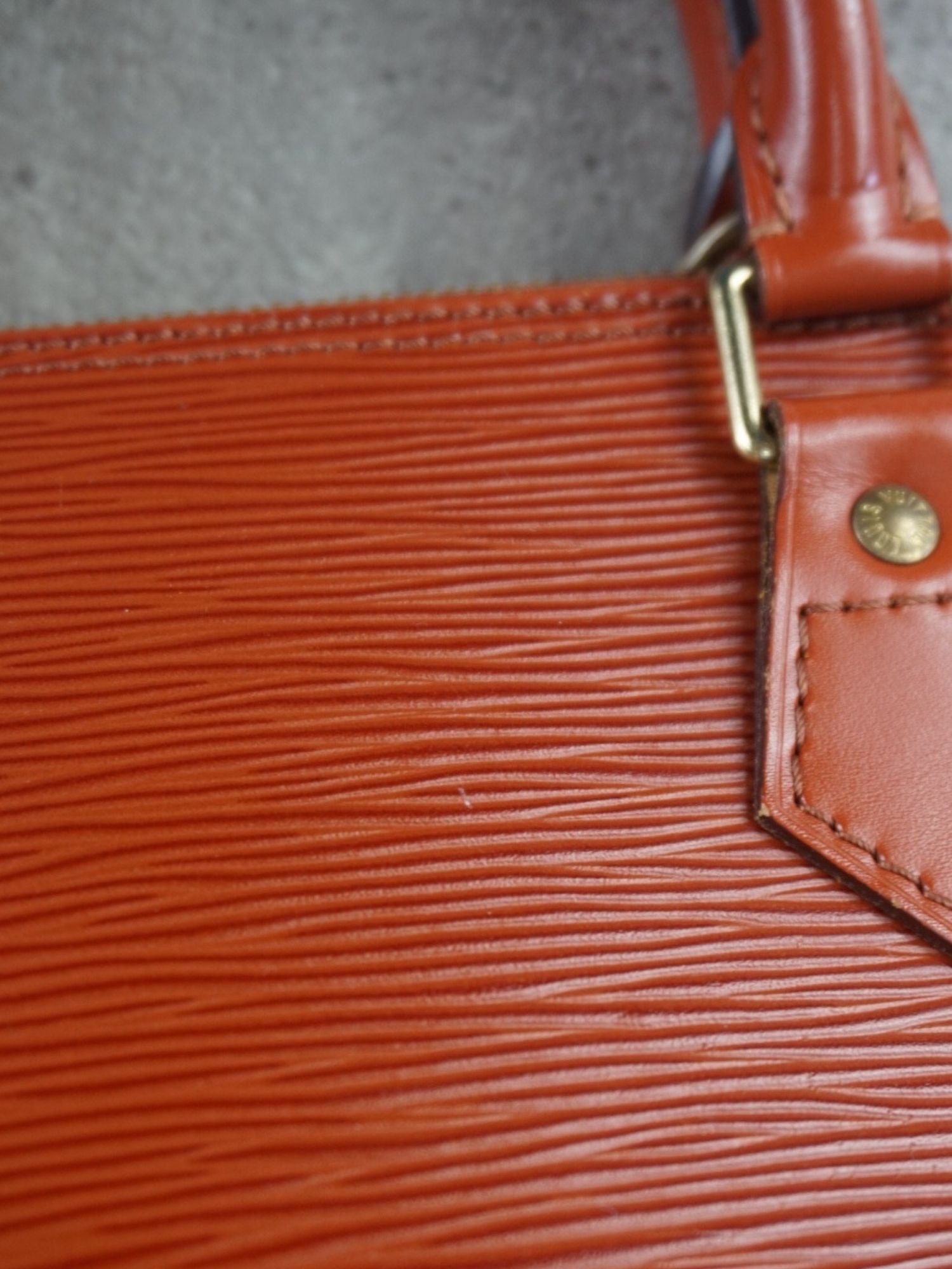 Louis Vuitton Alma Épi PM