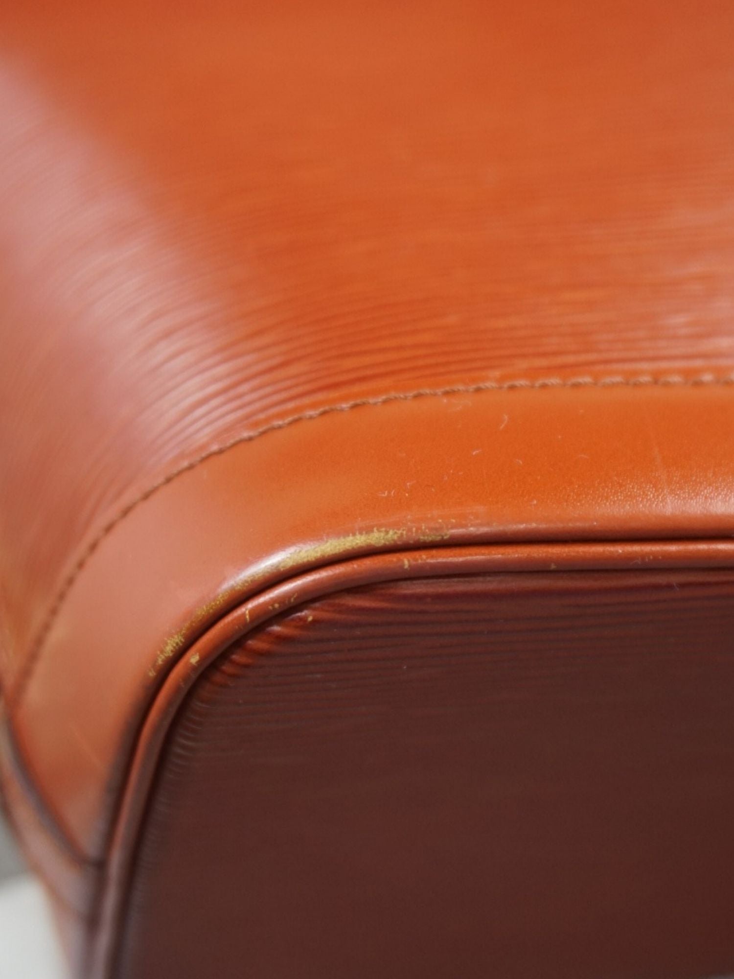 Louis Vuitton Alma Épi PM