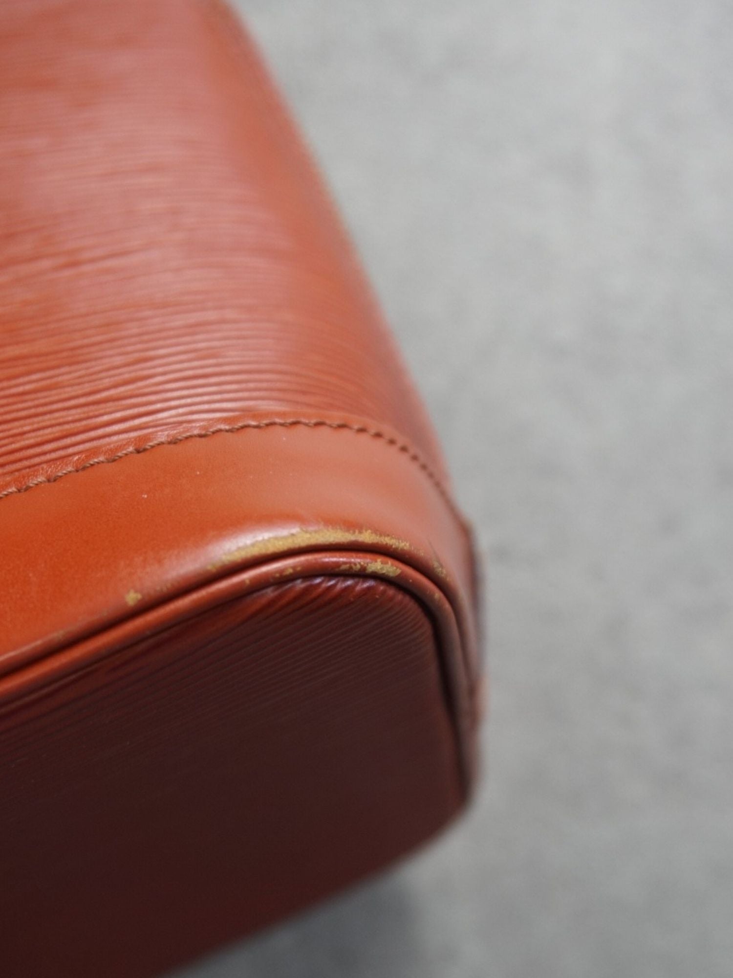 Louis Vuitton Alma Épi PM