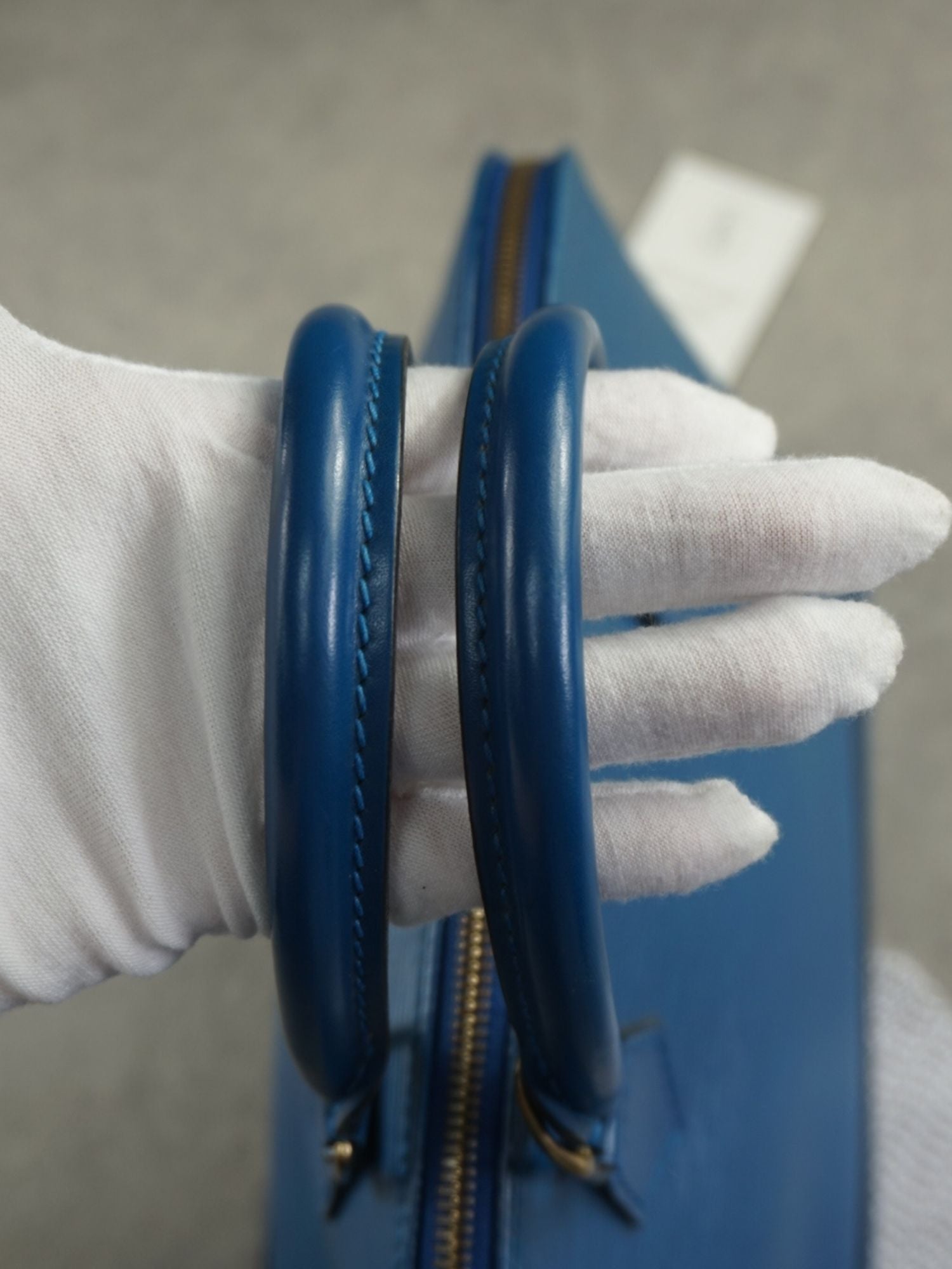 Louis Vuitton Alma Épi PM