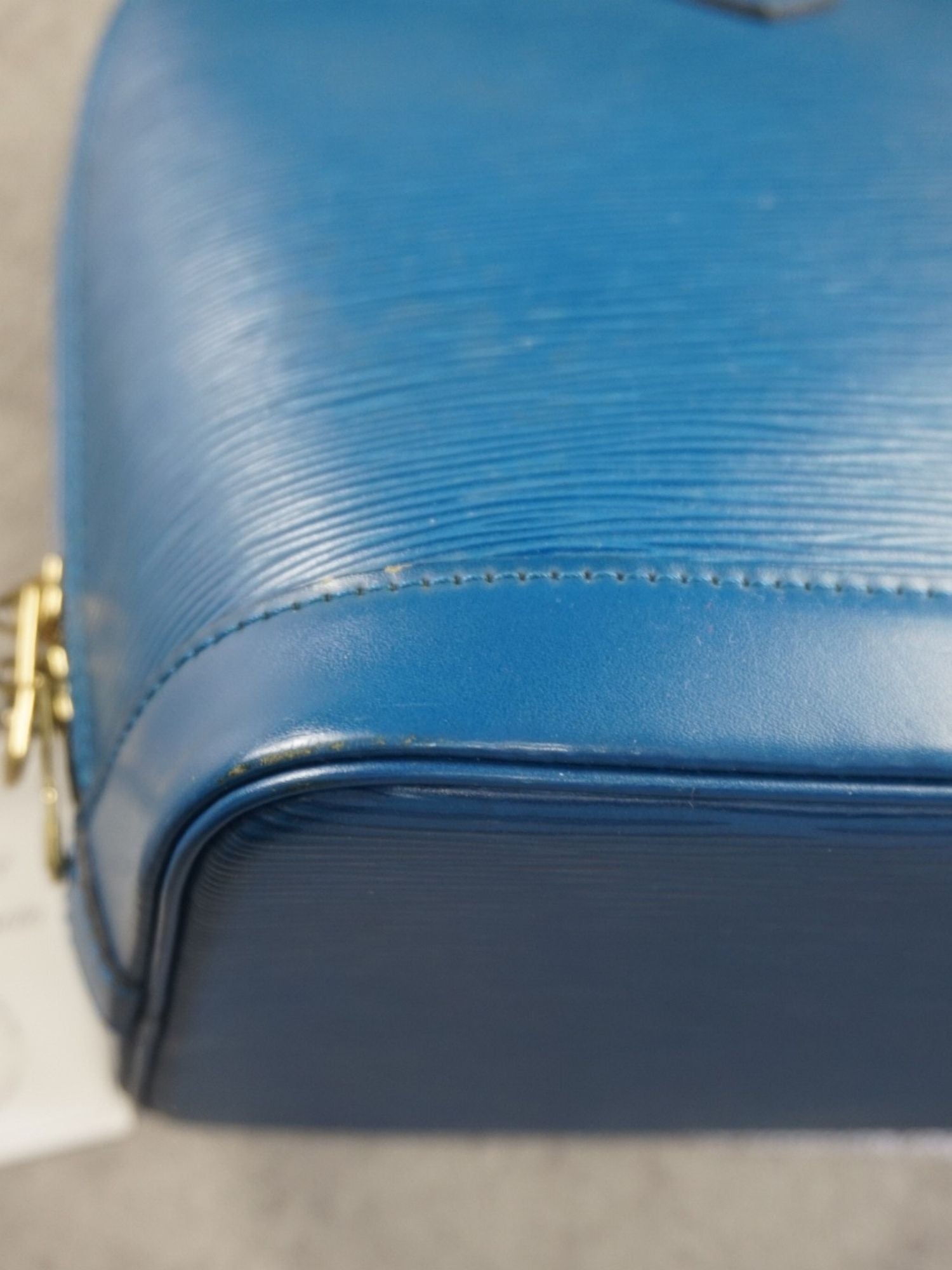 Louis Vuitton Alma Épi PM