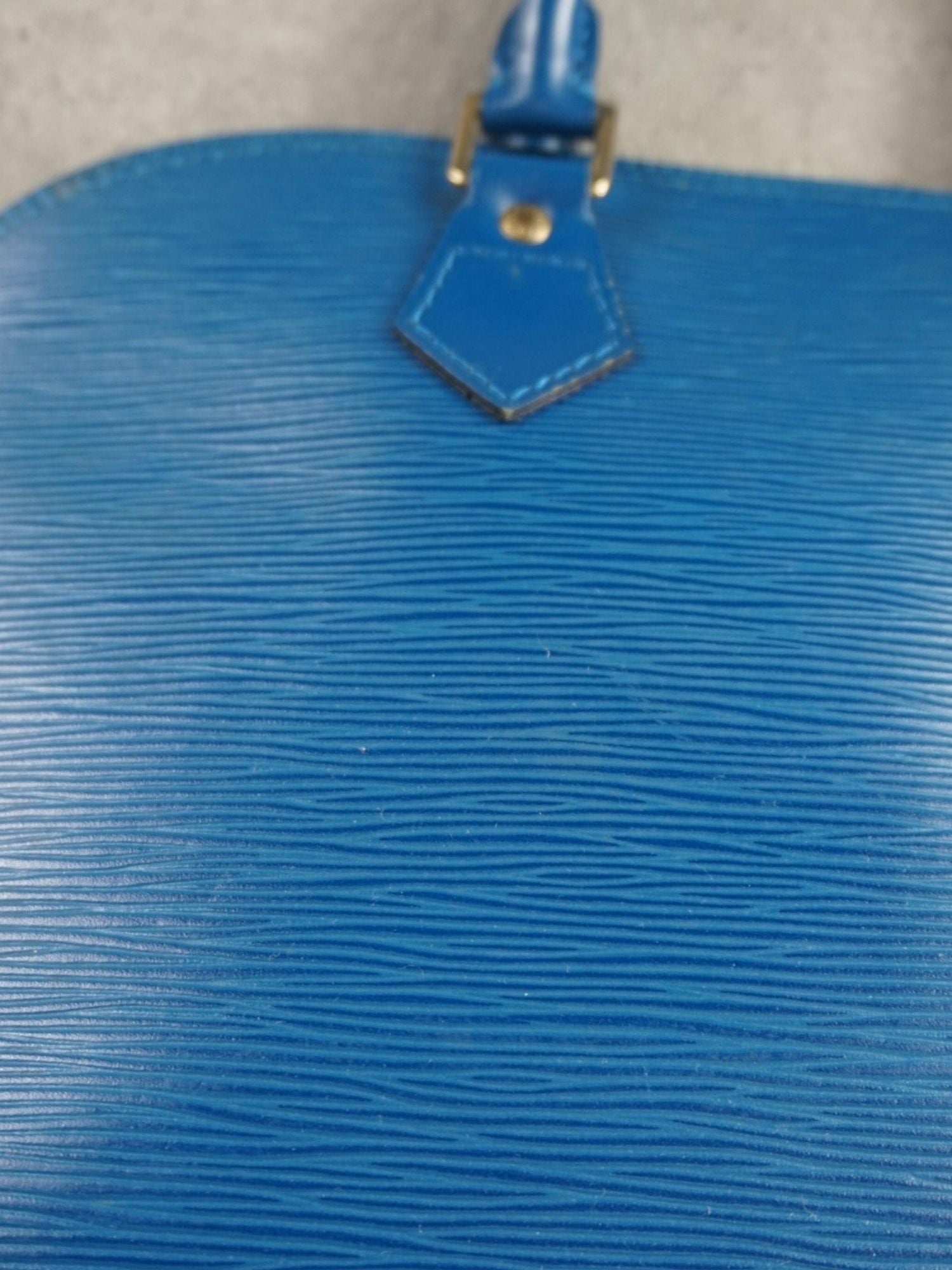 Louis Vuitton Alma Épi PM
