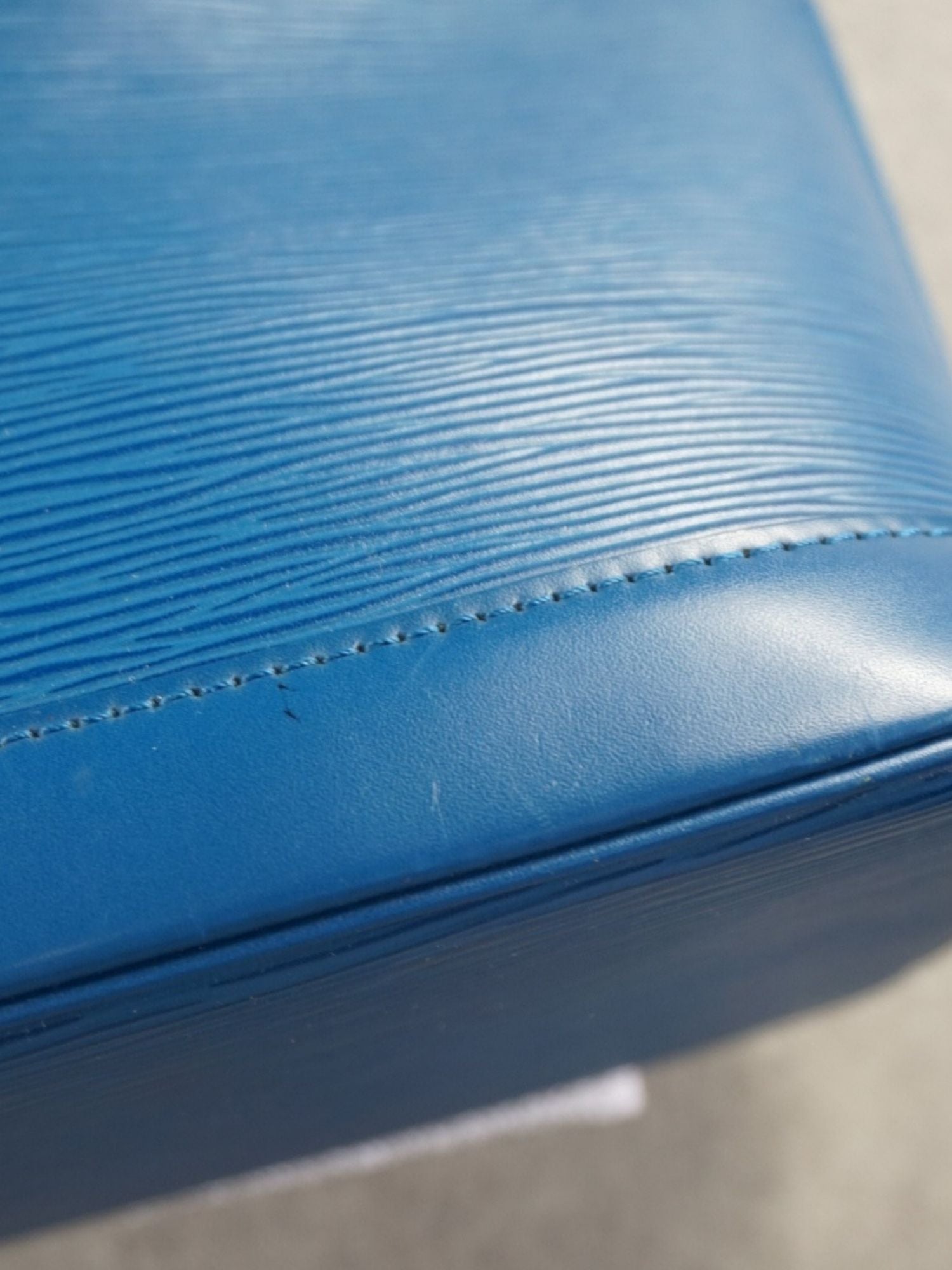 Louis Vuitton Alma Épi PM