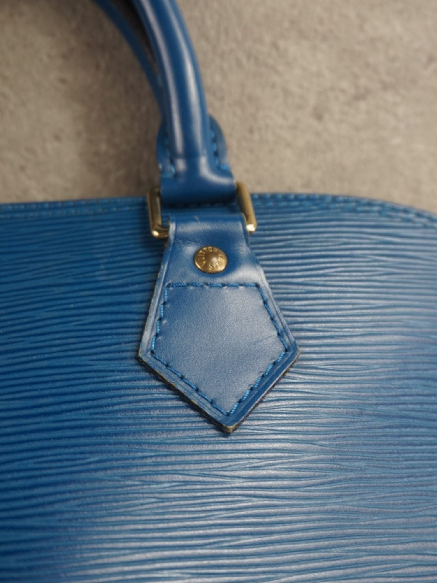 Louis Vuitton Alma Épi PM